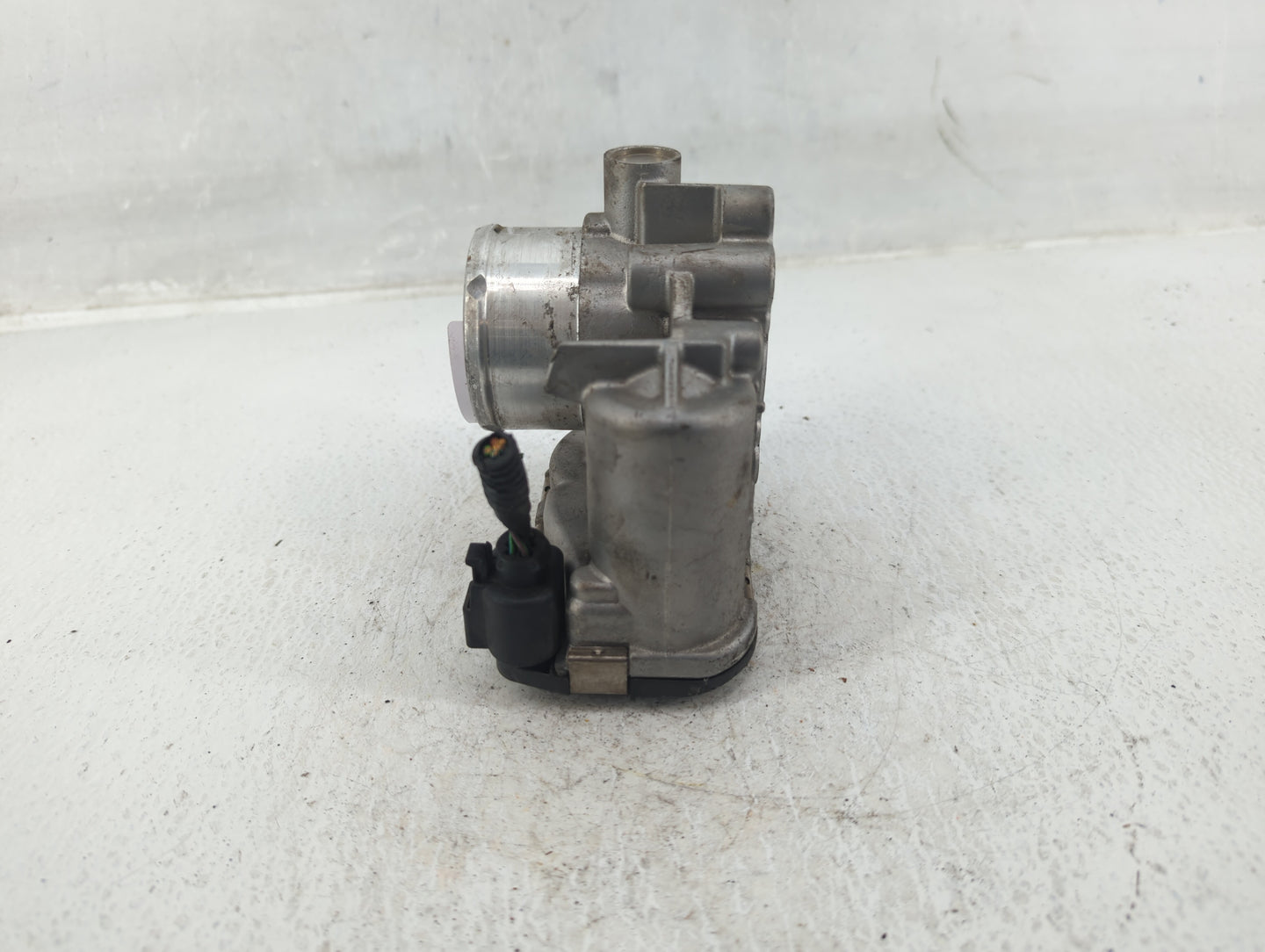 2013-2016 Ford Escape Throttle Body P/N:7S7G-9F991-CA Fits Fits 2013 2014 2015 2016 2017 2018 2019 OEM Used Auto Parts - Oem