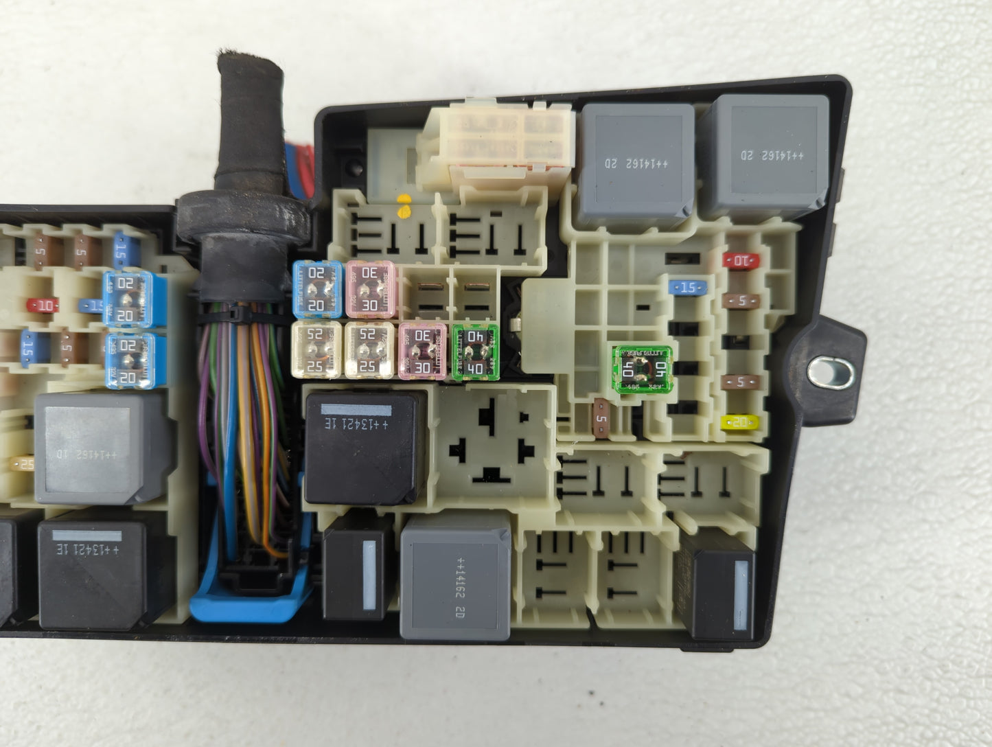 2013-2016 Ford Escape Fusebox Fuse Box Panel Relay Module P/N:AV6T-14A067-AD Fits Fits 2013 2014 2015 2016 OEM Used Auto Par