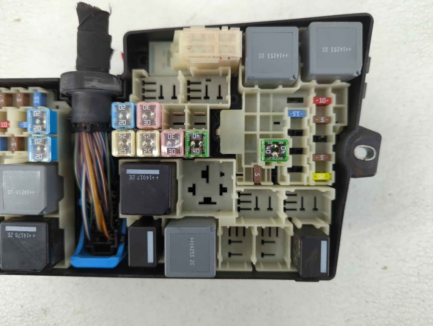 2013-2016 Ford Escape Fusebox Fuse Box Panel Relay Module P/N:AV6T-14A142-AB Fits Fits 2013 2014 2015 2016 OEM Used Auto Par
