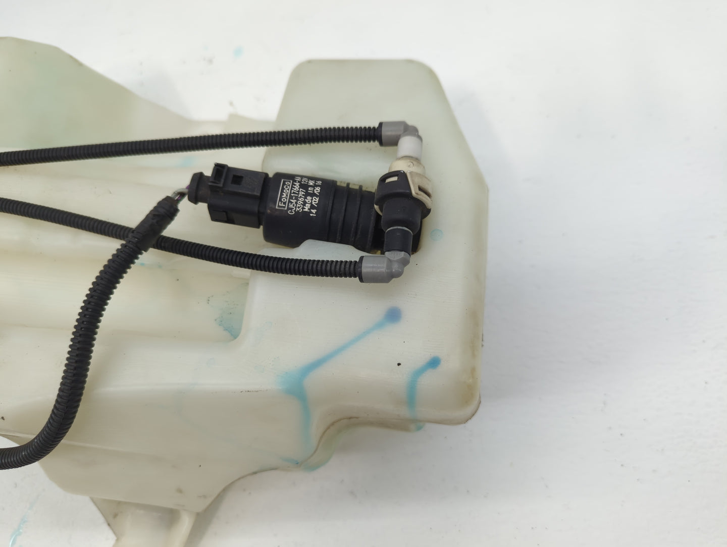 2013-2014 Ford Escape Windshield Washer Fluid Reservoir Bottle Oem - Oemusedautoparts1.com
