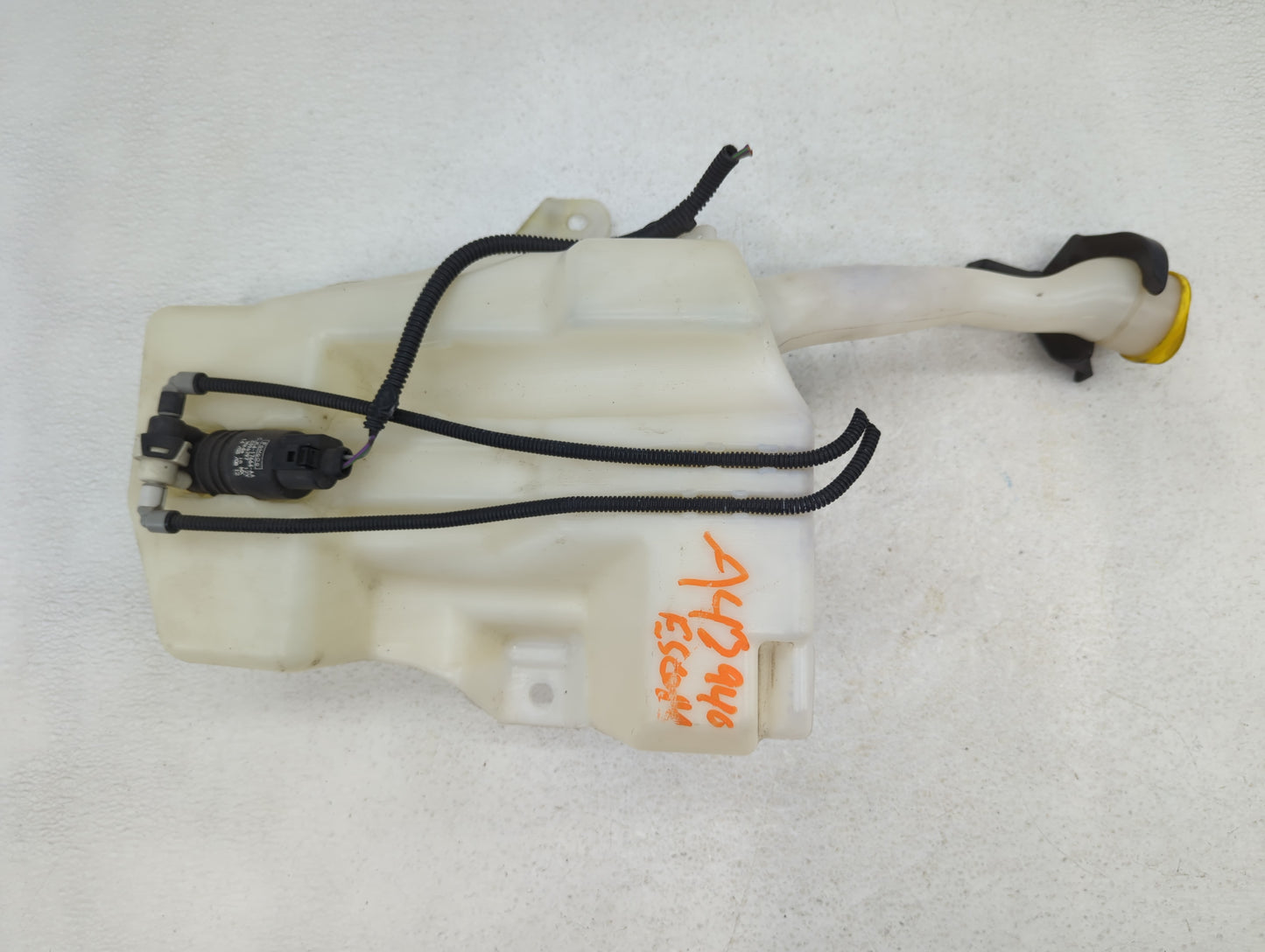 2013-2014 Ford Escape Windshield Washer Fluid Reservoir Bottle Oem - Oemusedautoparts1.com