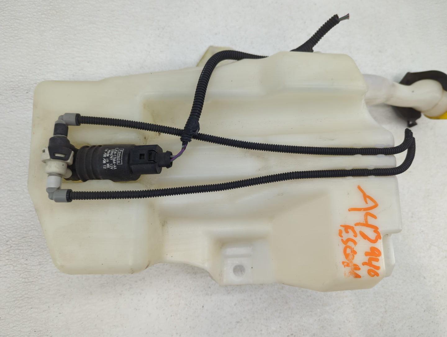 2013-2014 Ford Escape Windshield Washer Fluid Reservoir Bottle Oem - Oemusedautoparts1.com