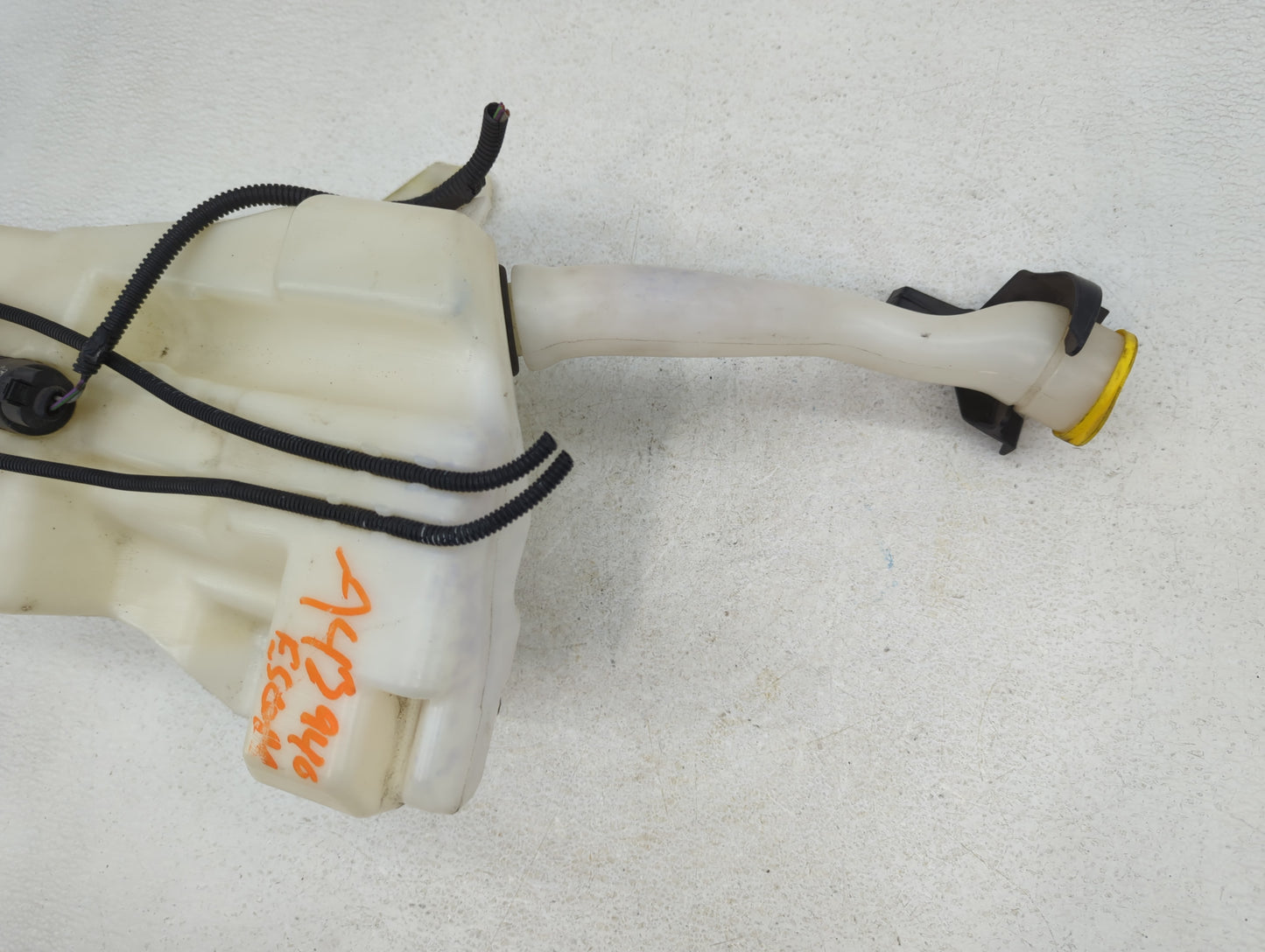 2013-2014 Ford Escape Windshield Washer Fluid Reservoir Bottle Oem - Oemusedautoparts1.com