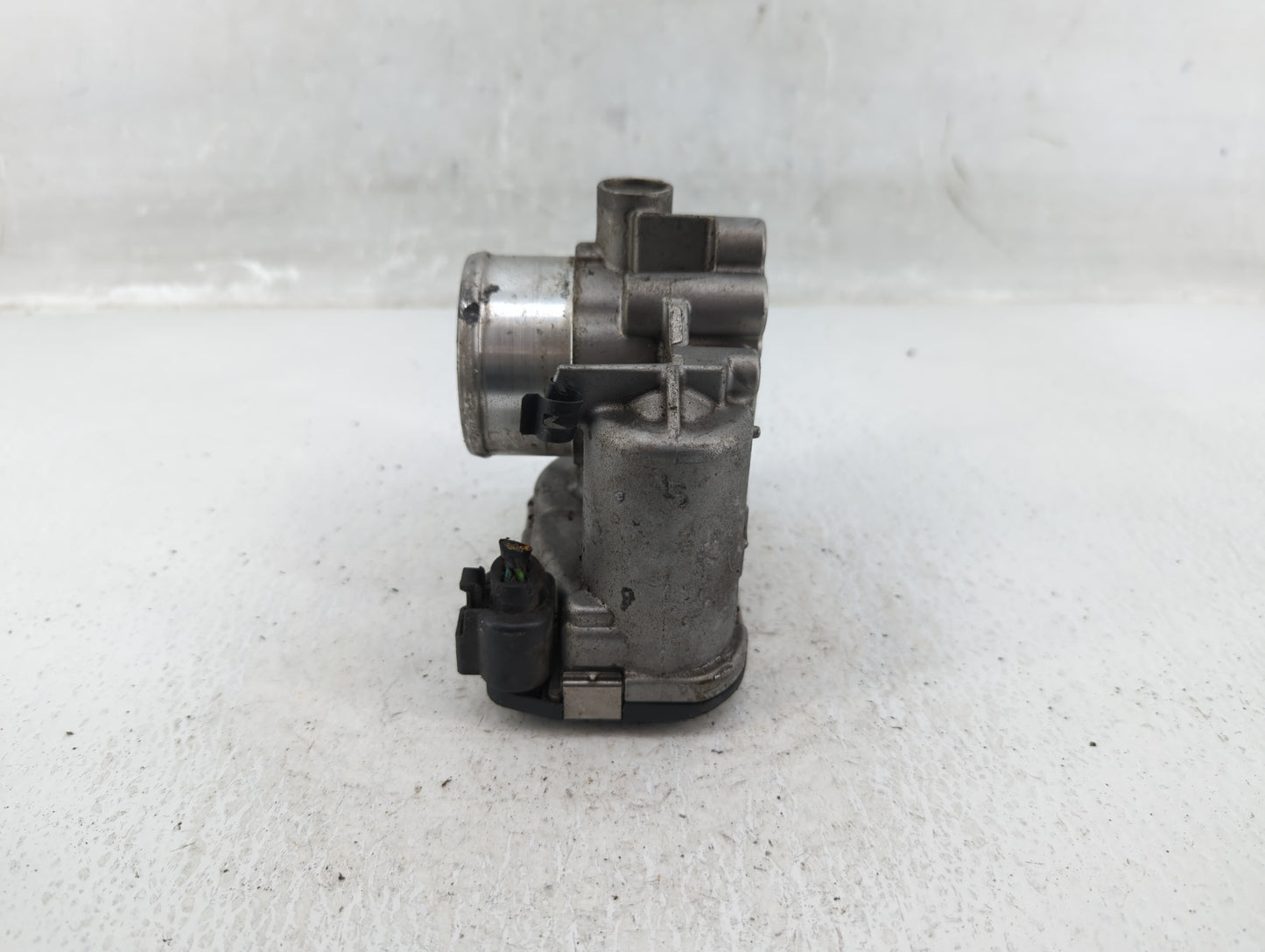 2013-2016 Ford Escape Throttle Body P/N:7S7G-9F991-CA Fits Fits 2013 2014 2015 2016 2017 2018 2019 OEM Used Auto Parts - Oem