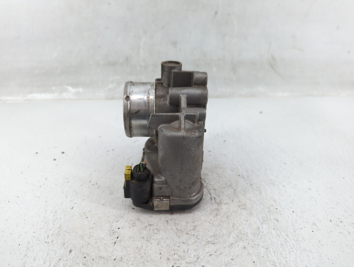 2013-2016 Ford Escape Throttle Body P/N:7S7G-9F991-CA Fits Fits 2013 2014 2015 2016 2017 2018 2019 OEM Used Auto Parts - Oem