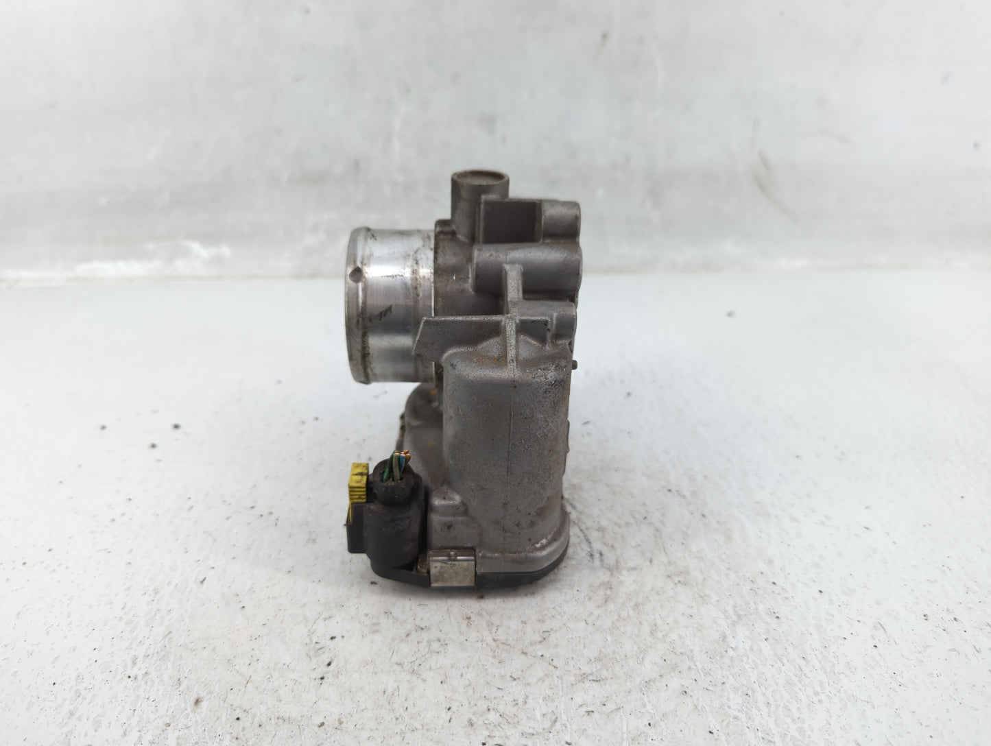 2013-2016 Ford Escape Throttle Body P/N:7S7G-9F991-CA Fits Fits 2013 2014 2015 2016 2017 2018 2019 OEM Used Auto Parts - Oem