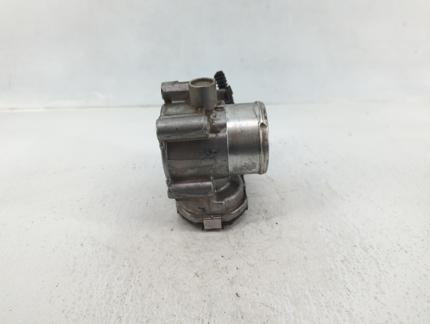 2013-2016 Ford Escape Throttle Body P/N:9F991-CA Fits Fits 2013 2014 2015 2016 2017 2018 2019 OEM Used Auto Parts - Oemuseda