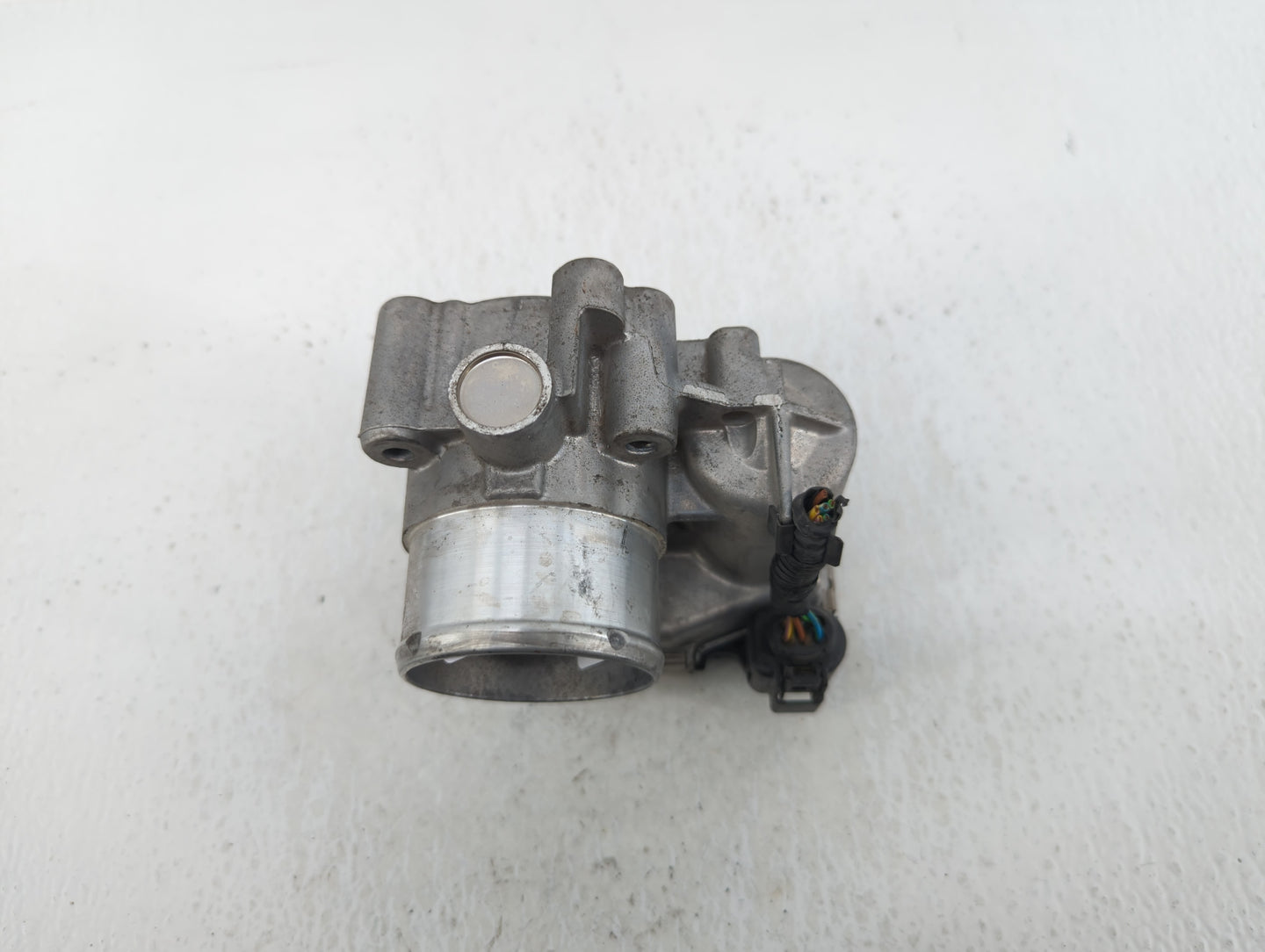 2013-2016 Ford Escape Throttle Body P/N:DS7G-9F991-CA Fits Fits 2013 2014 2015 2016 2017 2018 2019 OEM Used Auto Parts - Oem