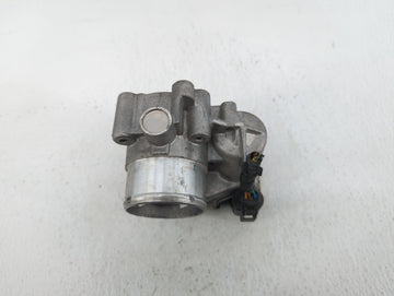 2013-2016 Ford Escape Throttle Body P/N:DS7G-9F991-CA Fits Fits 2013 2014 2015 2016 2017 2018 2019 OEM Used Auto Parts