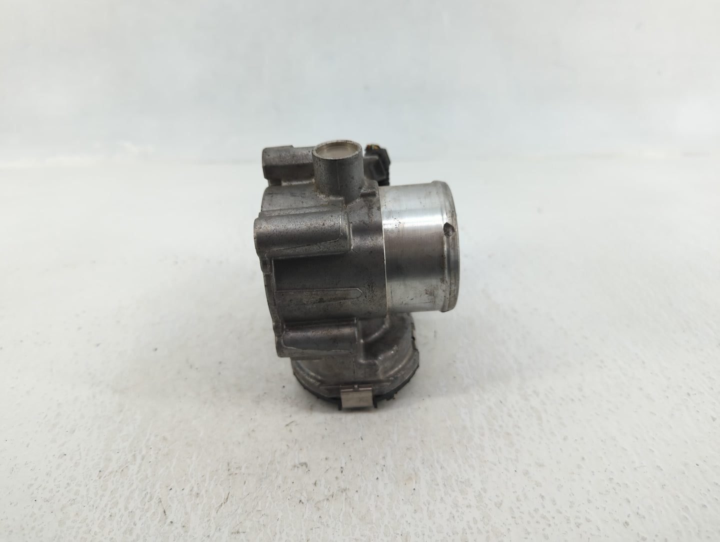 2013-2016 Ford Escape Throttle Body P/N:DS7G-9F991-CA Fits Fits 2013 2014 2015 2016 2017 2018 2019 OEM Used Auto Parts - Oem