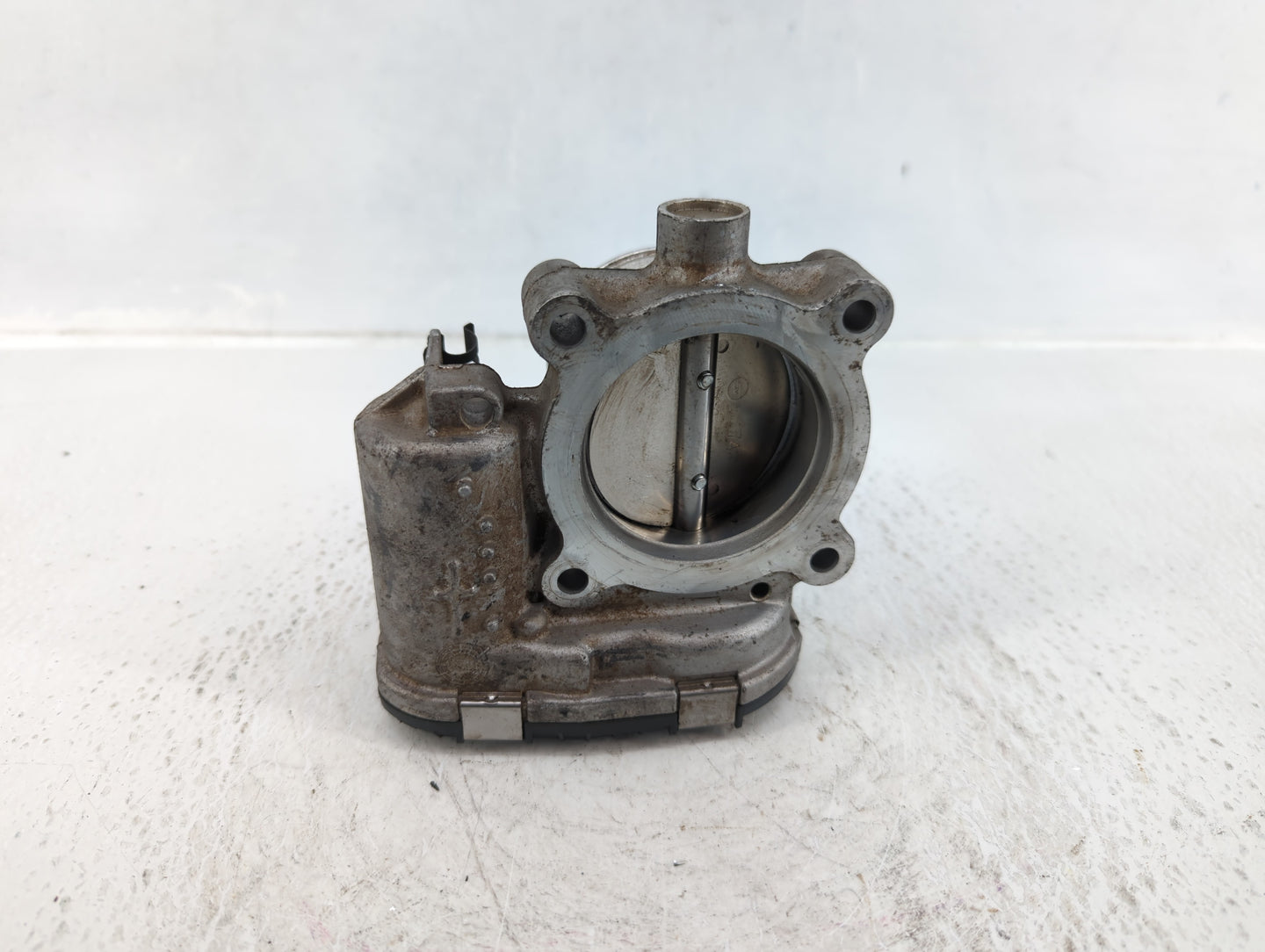 2013-2016 Ford Escape Throttle Body P/N:DS7G-9F991-BB Fits Fits 2012 2013 2014 2015 2016 2017 OEM Used Auto Parts - Oemuseda