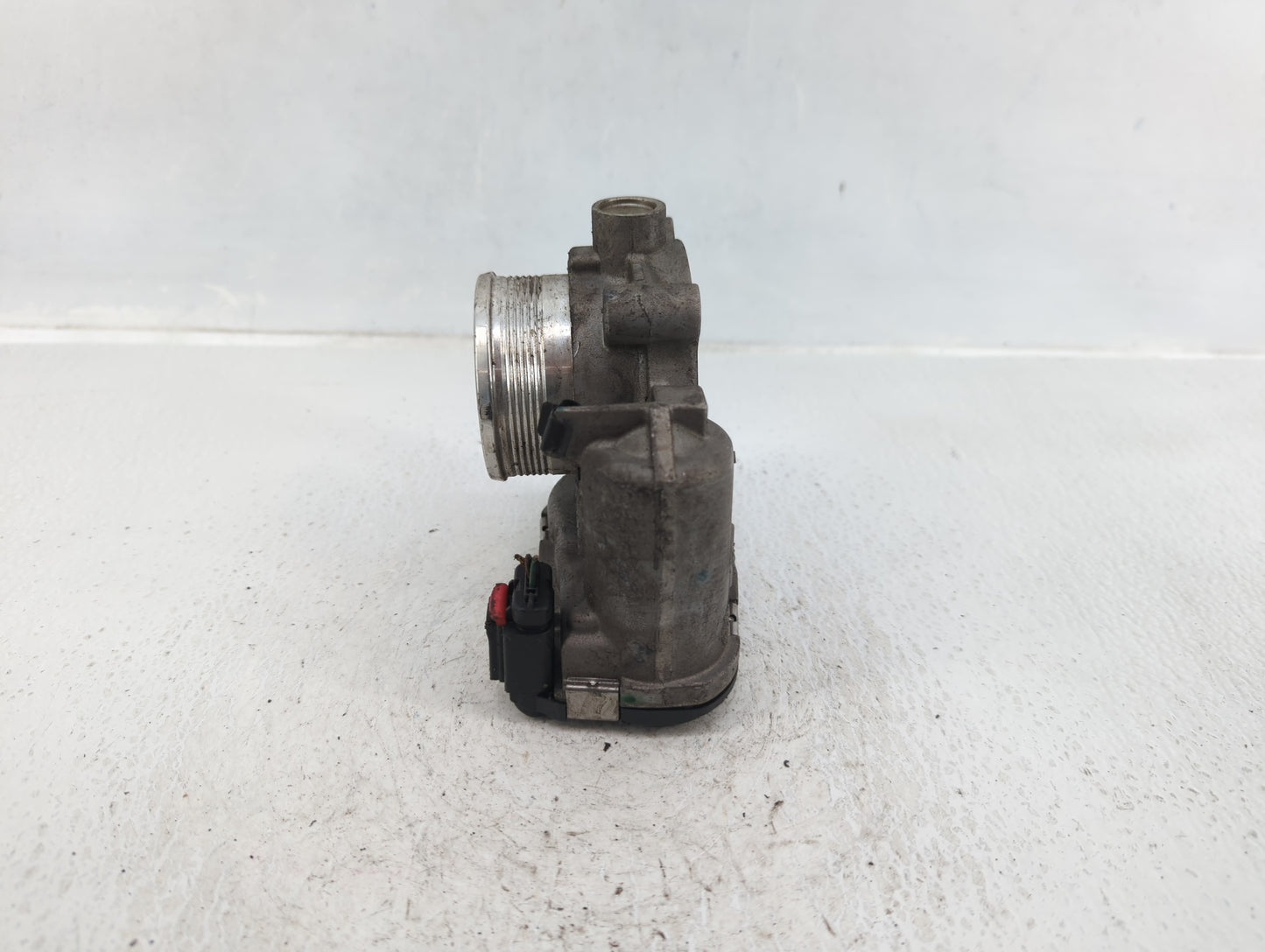 2013-2016 Ford Escape Throttle Body P/N:DS7E-9F991-BB Fits Fits 2013 2014 2015 2016 2017 2018 2019 OEM Used Auto Parts - Oem
