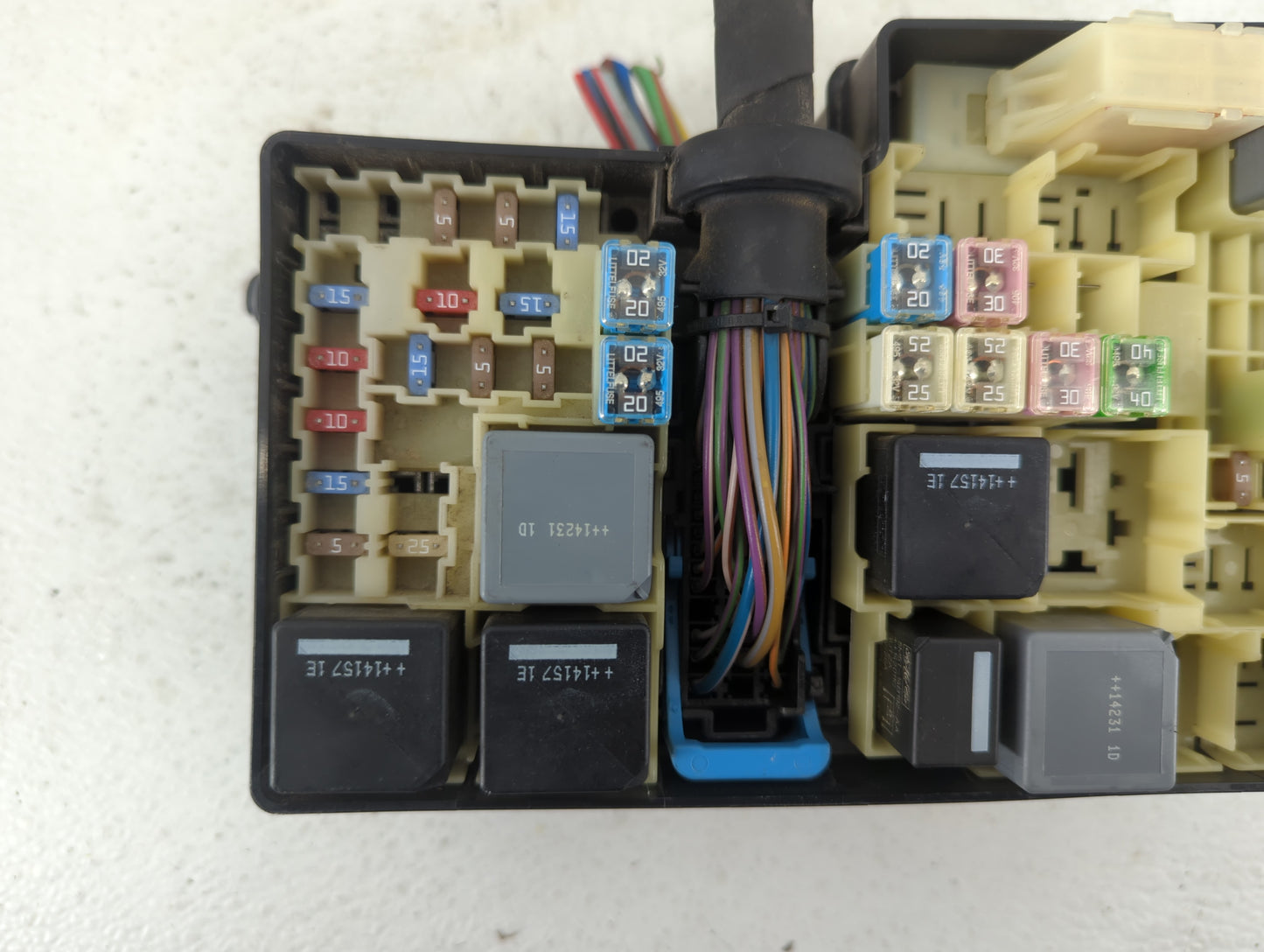 2013-2016 Ford Escape Fusebox Fuse Box Panel Relay Module P/N:AV6T-14A142-AB Fits Fits 2013 2014 2015 2016 OEM Used Auto Par