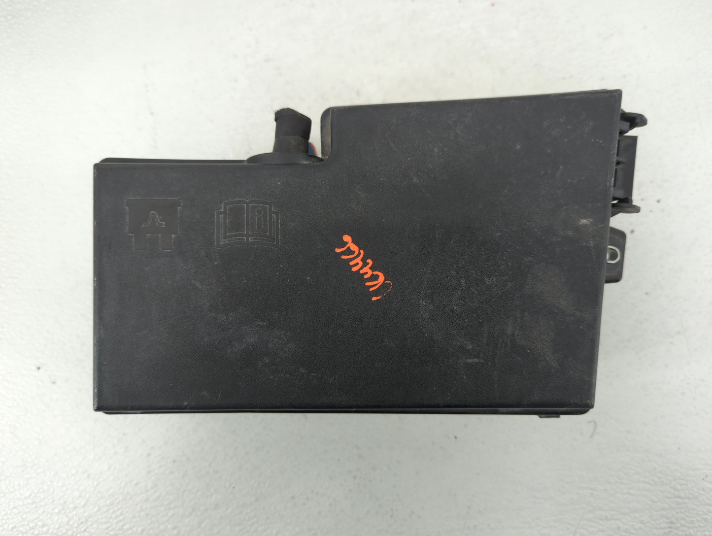 2013-2016 Ford Escape Fusebox Fuse Box Panel Relay Module P/N:AV6T-14A067-AD E00027328 Fits Fits 2013 2014 2015 2016 OEM Use