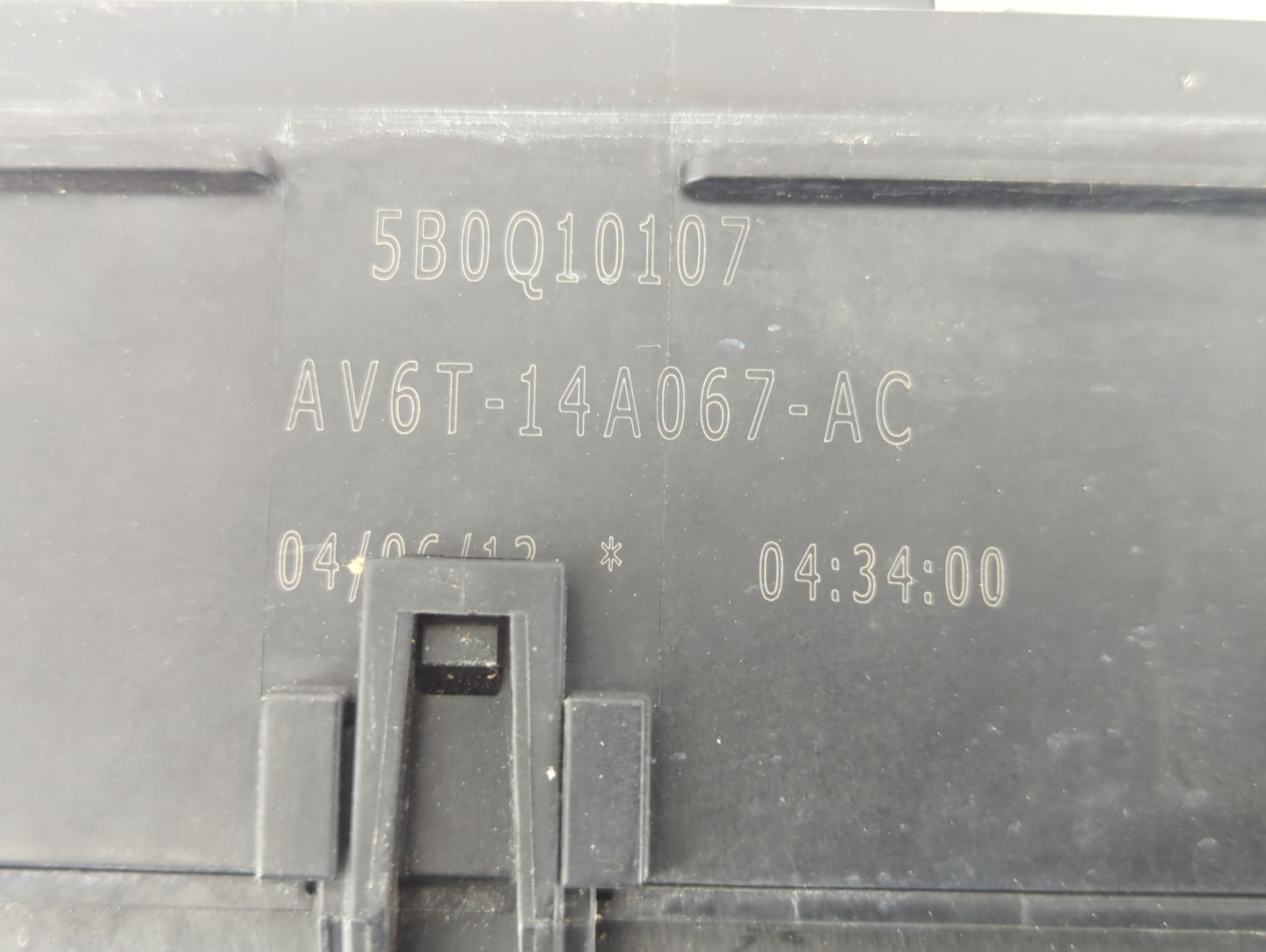 2013-2016 Ford Escape Fusebox Fuse Box Panel Relay Module P/N:AV6T-14A067-AC Fits Fits 2013 2014 2015 2016 OEM Used Auto Par