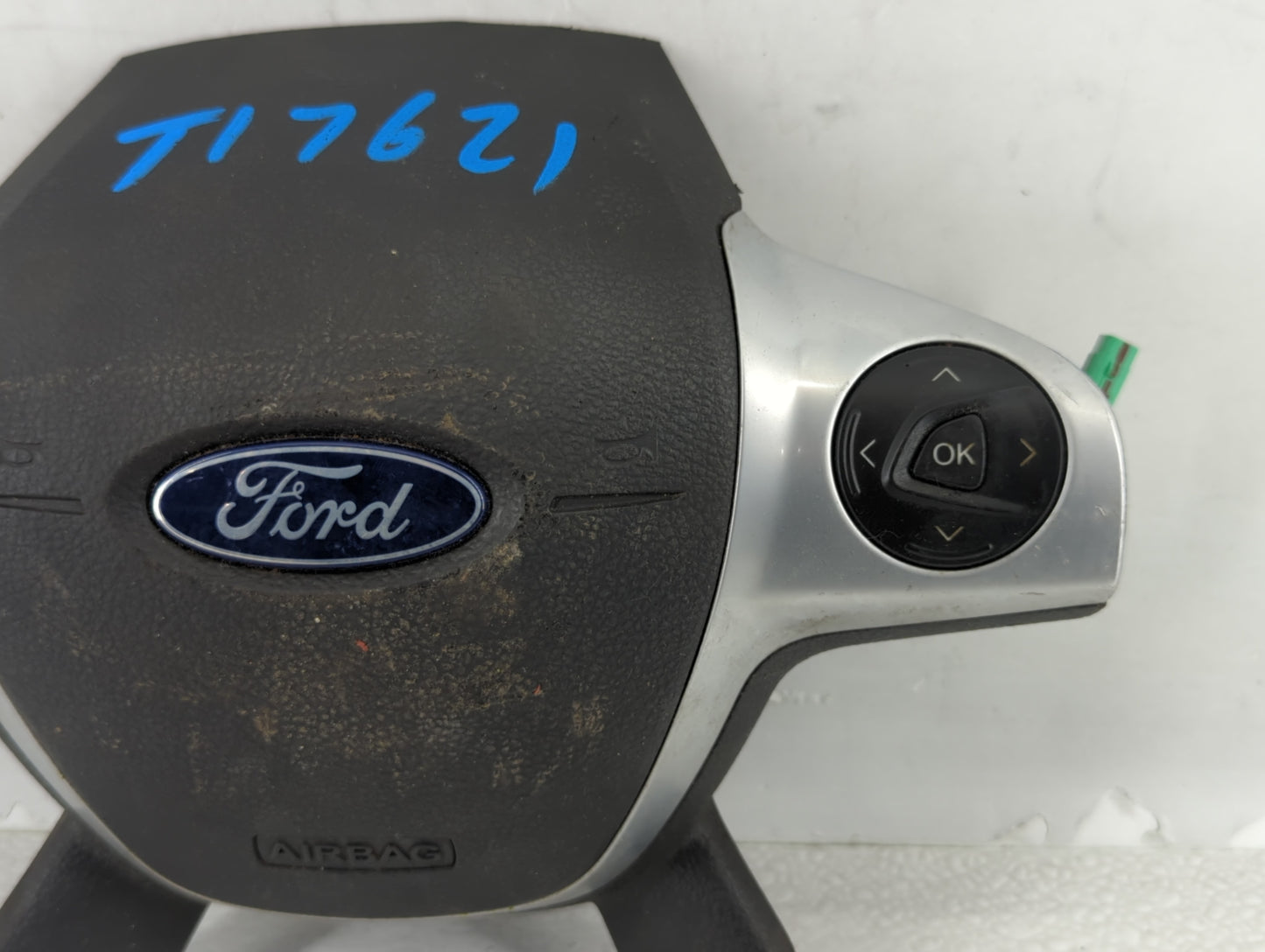 2013-2014 Ford Escape Air Bag Driver Left Steering Wheel Mounted P/N:34088827A 3DBL056B27137 Fits Fits 2013 2014 OEM Used Au