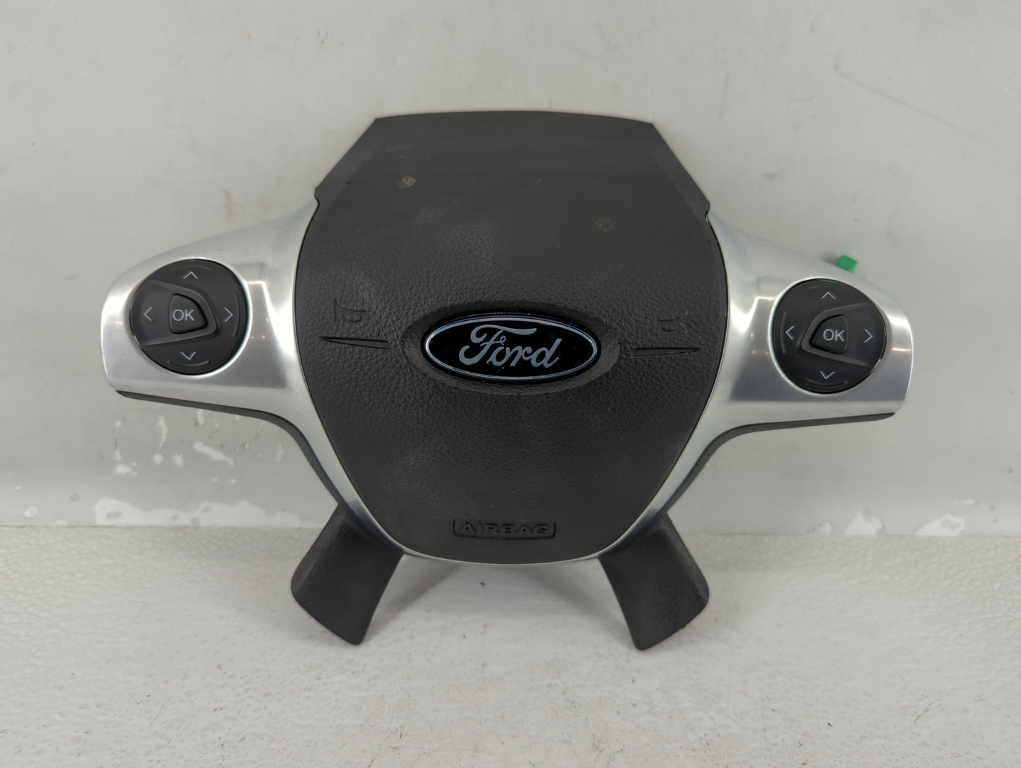2013-2014 Ford Escape Air Bag Driver Left Steering Wheel Mounted P/N:CJ54 A042B85 CC Fits Fits 2013 2014 OEM Used Auto Parts
