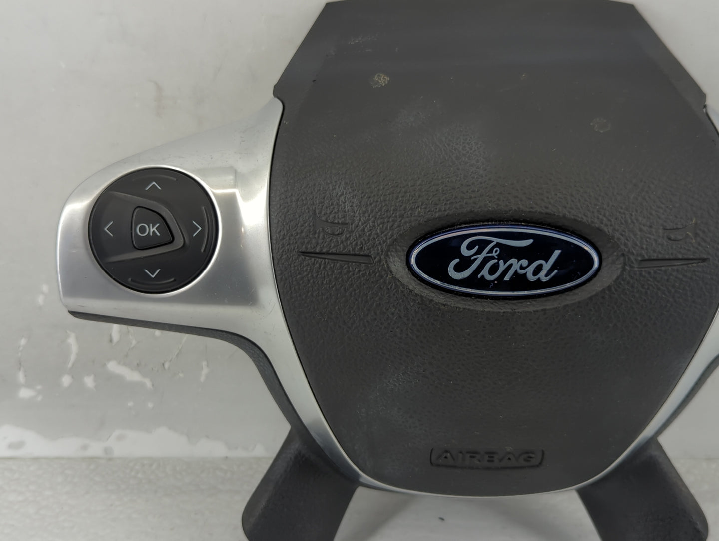 2013-2014 Ford Escape Air Bag Driver Left Steering Wheel Mounted P/N:CJ54 A042B85 CC Fits Fits 2013 2014 OEM Used Auto Parts