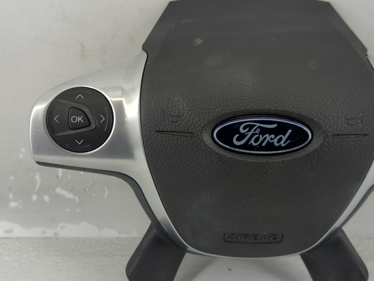 2013-2014 Ford Escape Air Bag Driver Left Steering Wheel Mounted P/N:CJ54 A042B85 CC Fits Fits 2013 2014 OEM Used Auto Parts