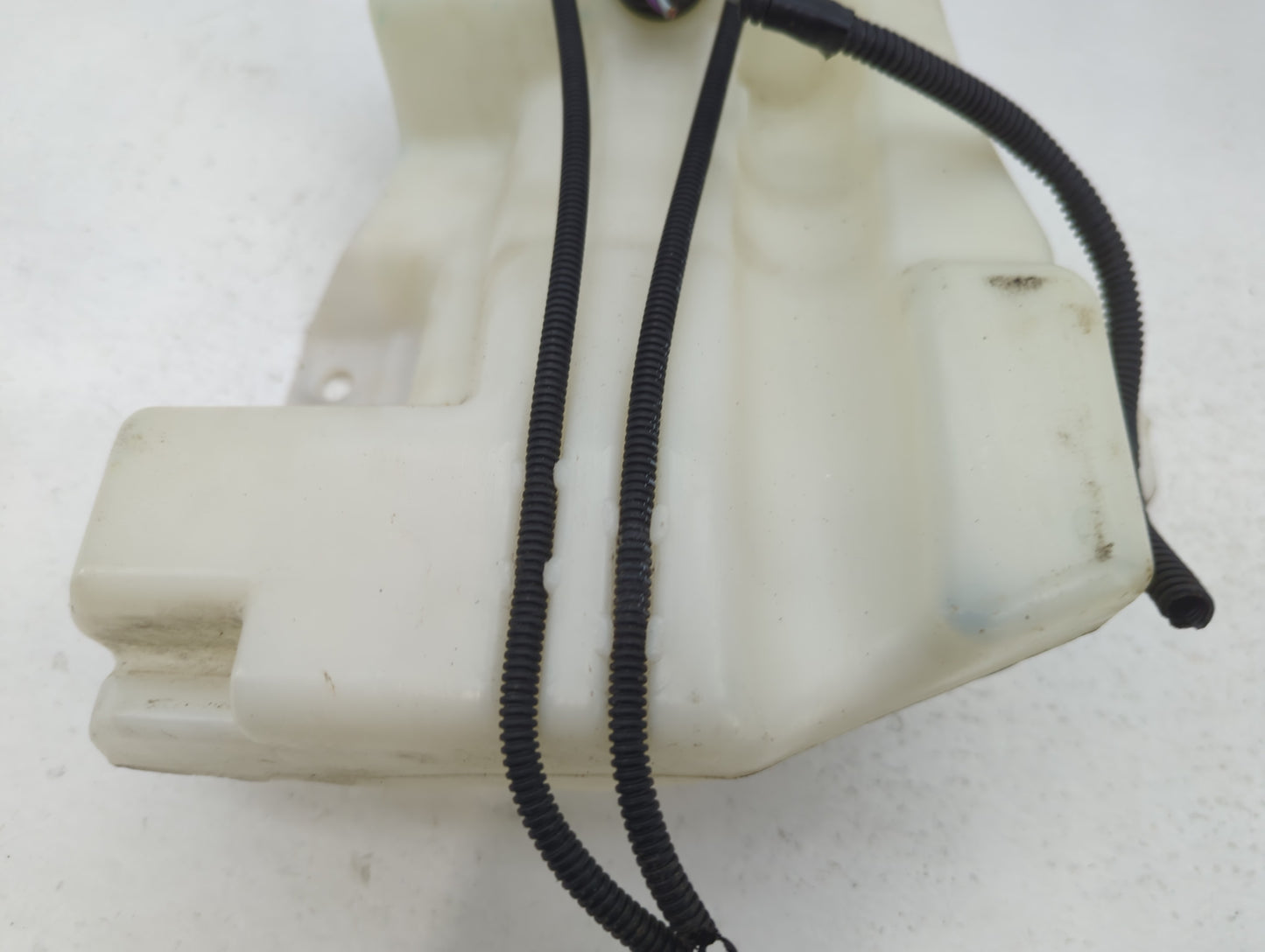2013-2014 Ford Escape Windshield Washer Fluid Reservoir Bottle Oem - Oemusedautoparts1.com