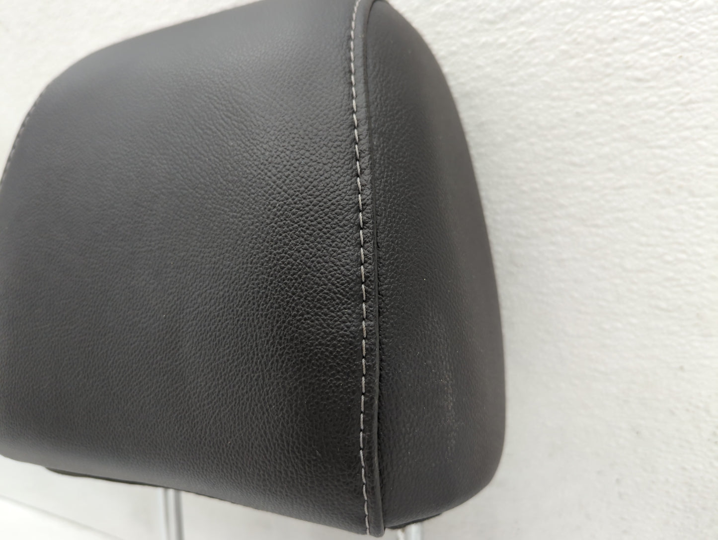2014 Ford Escape Headrest Head Rest Front Driver Passenger Seat Fits OEM Used Auto Parts - Oemusedautoparts1.com