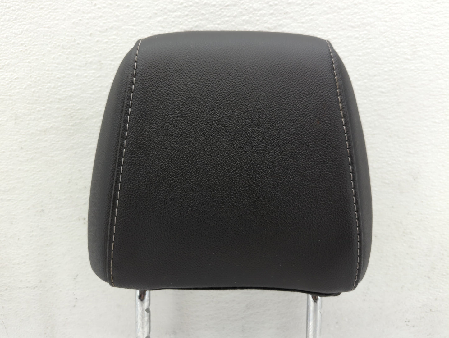 2014 Ford Escape Headrest Head Rest Front Driver Passenger Seat Fits OEM Used Auto Parts - Oemusedautoparts1.com