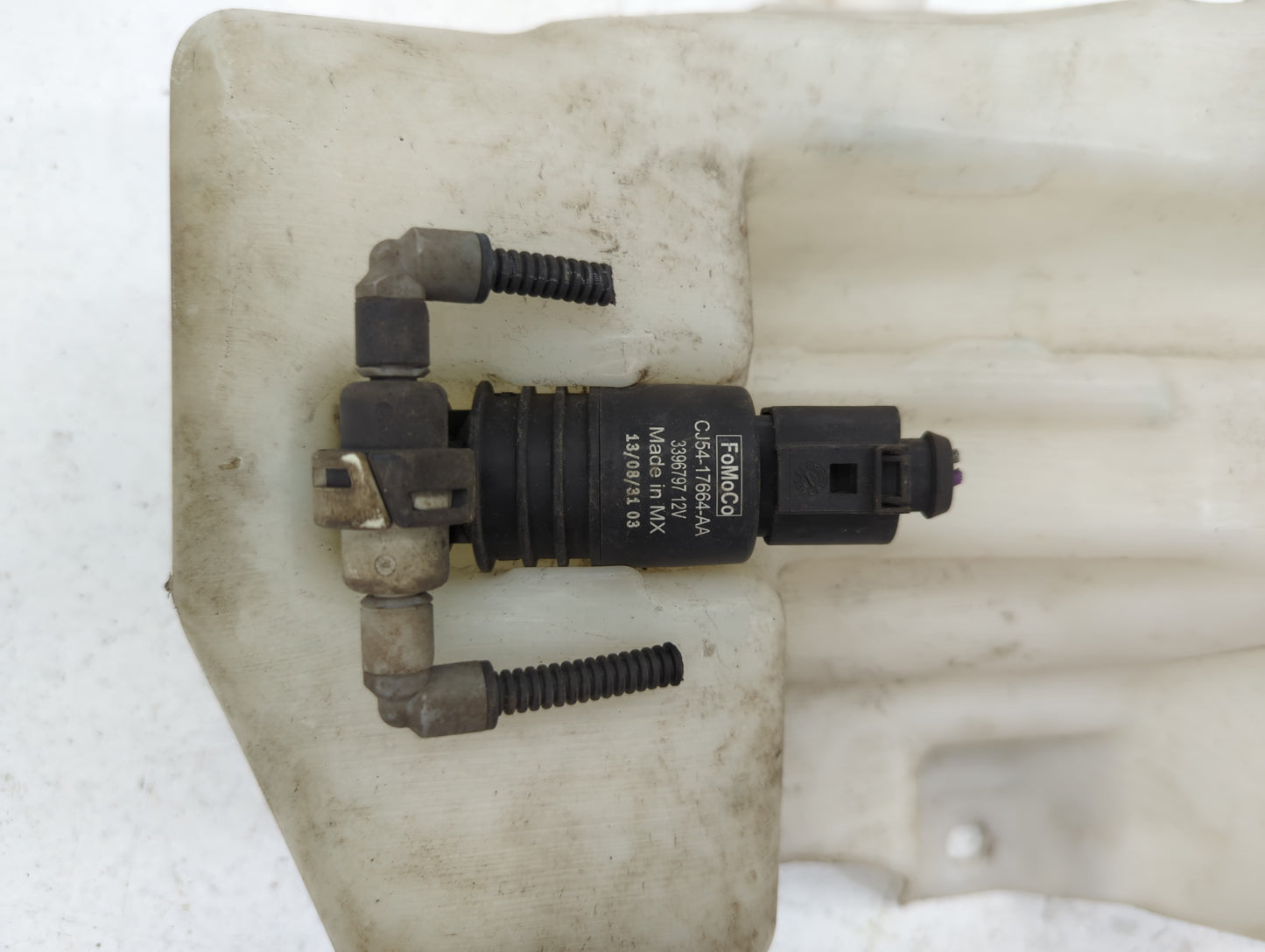 2013-2014 Ford Escape Windshield Washer Fluid Reservoir Bottle Oem - Oemusedautoparts1.com