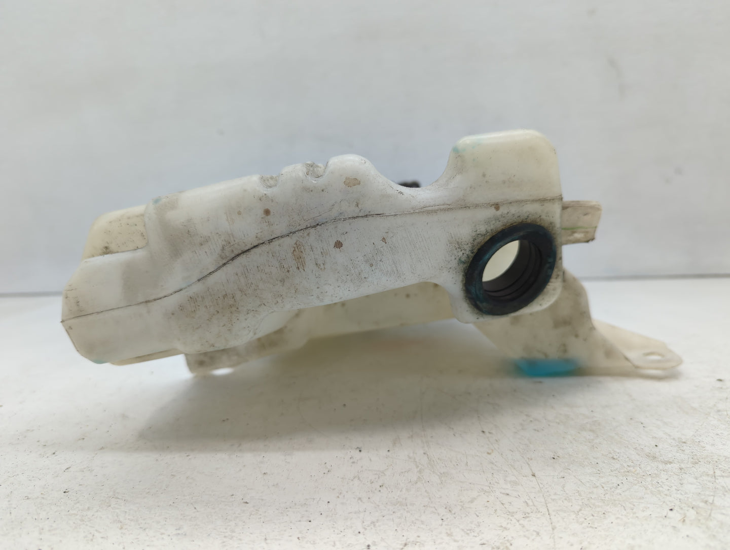 2013-2014 Ford Escape Windshield Washer Fluid Reservoir Bottle Oem - Oemusedautoparts1.com