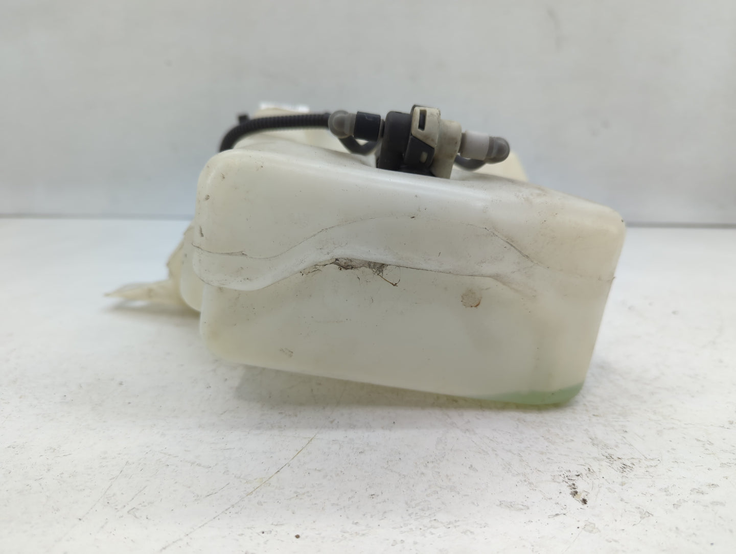 2013-2014 Ford Escape Windshield Washer Fluid Reservoir Bottle 622928 - Oemusedautoparts1.com