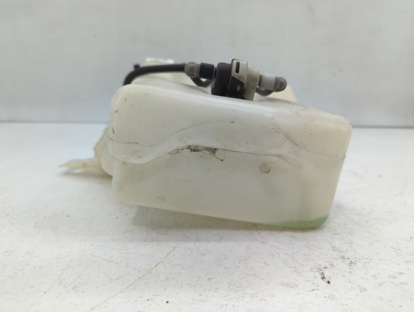 2013-2014 Ford Escape Windshield Washer Fluid Reservoir Bottle 622928 - Oemusedautoparts1.com