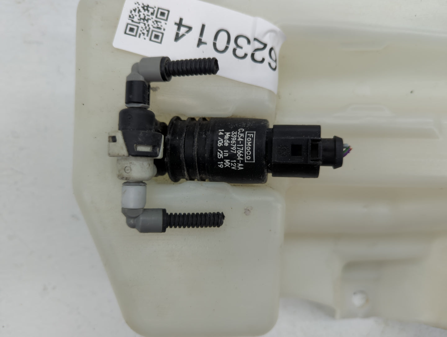 2013-2014 Ford Escape Windshield Washer Fluid Reservoir Bottle Oem - Oemusedautoparts1.com