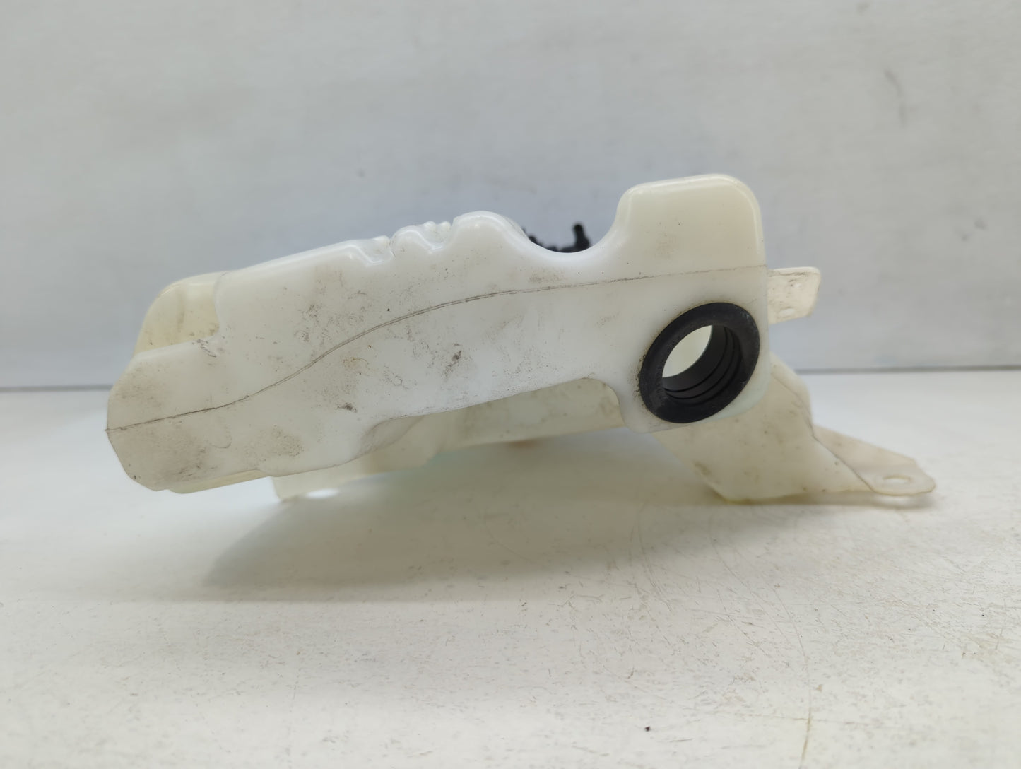 2013-2014 Ford Escape Windshield Washer Fluid Reservoir Bottle Oem - Oemusedautoparts1.com