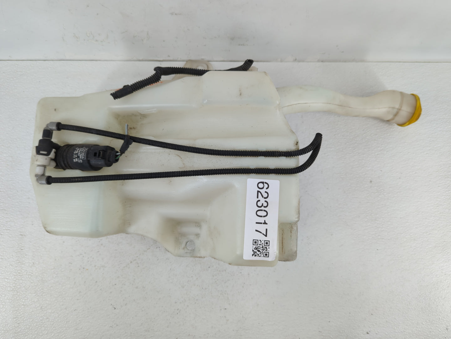 2013-2014 Ford Escape Windshield Washer Fluid Reservoir Bottle Oem - Oemusedautoparts1.com