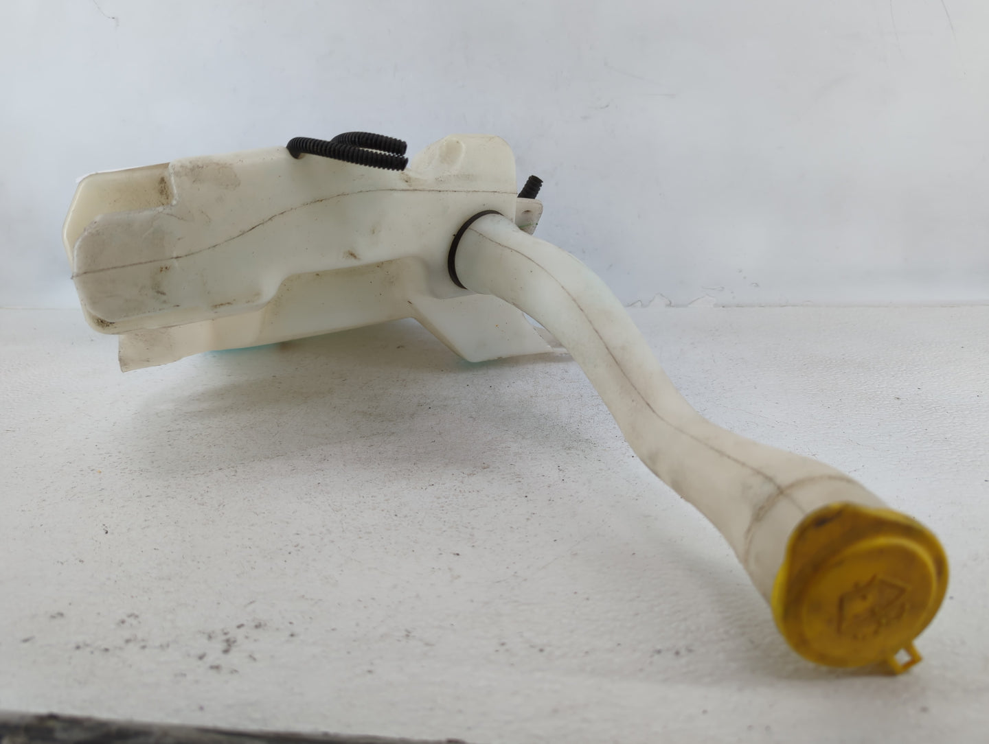 2013-2014 Ford Escape Windshield Washer Fluid Reservoir Bottle Oem - Oemusedautoparts1.com