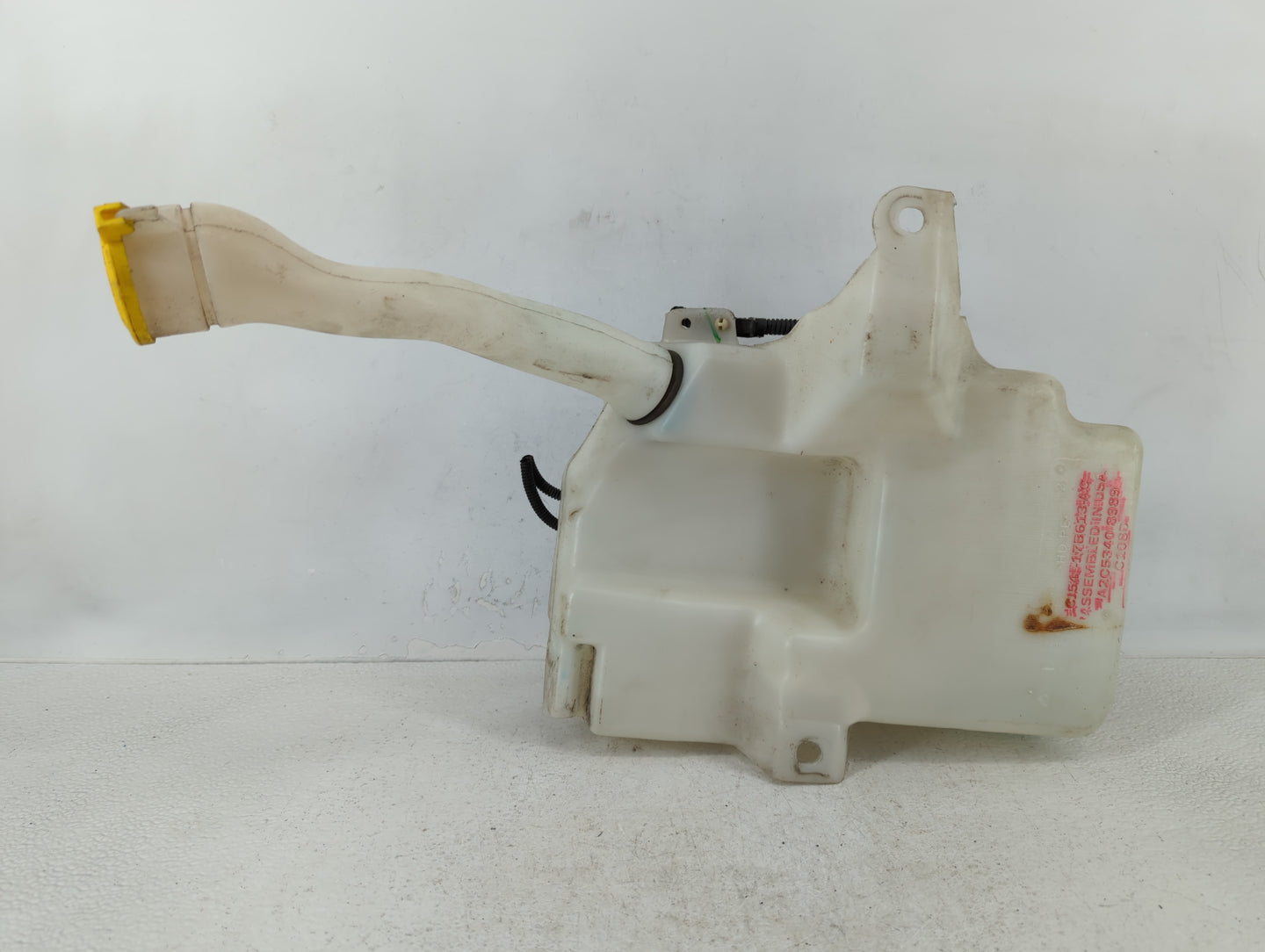 2013-2014 Ford Escape Windshield Washer Fluid Reservoir Bottle Oem - Oemusedautoparts1.com