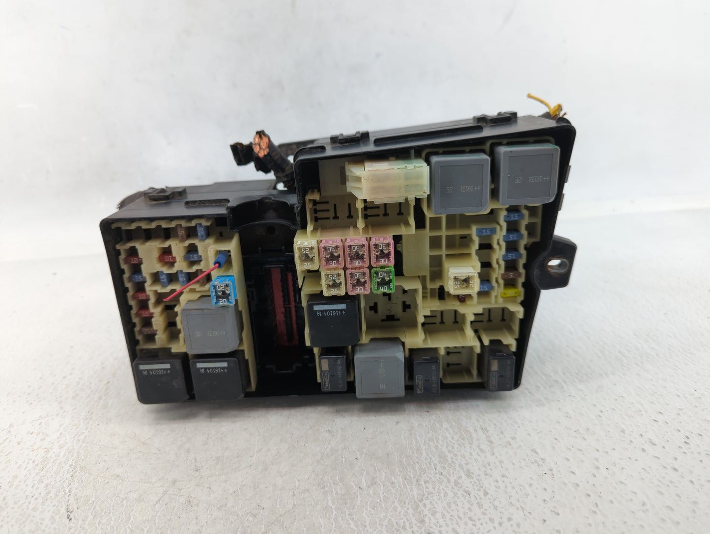 2013-2016 Ford Escape Fusebox Fuse Box Panel Relay Module P/N:AV6T-14A067-AD Fits Fits 2013 2014 2015 2016 OEM Used Auto Par
