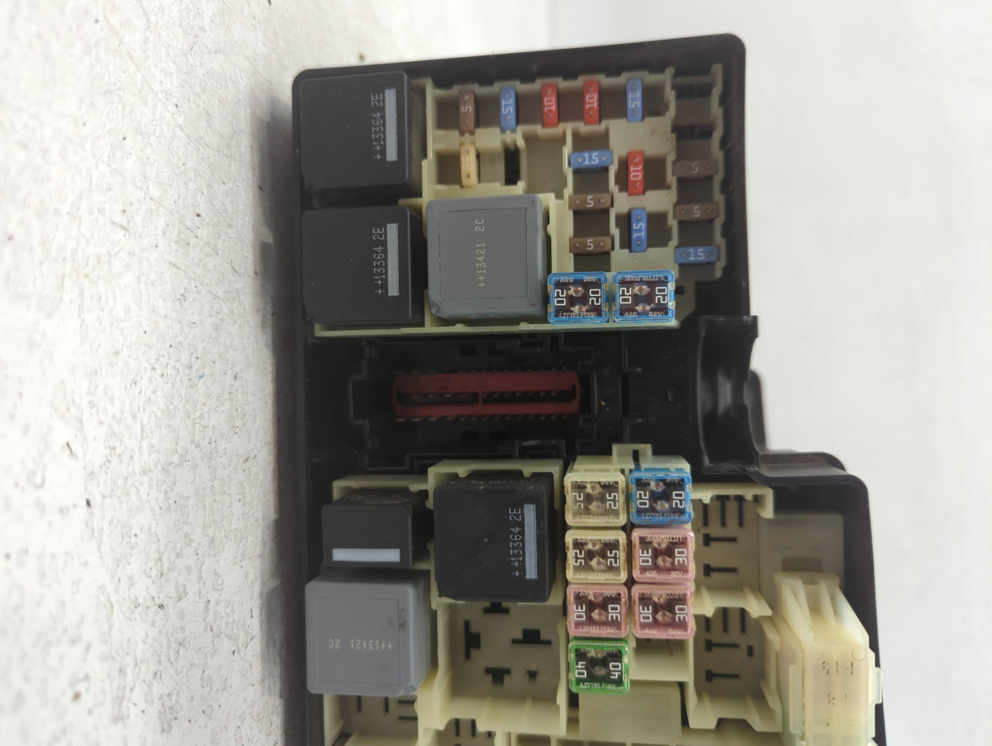 2013-2016 Ford Escape Fusebox Fuse Box Panel Relay Module P/N:E00027328 AV6T-14A142-AB Fits Fits 2013 2014 2015 2016 OEM Use