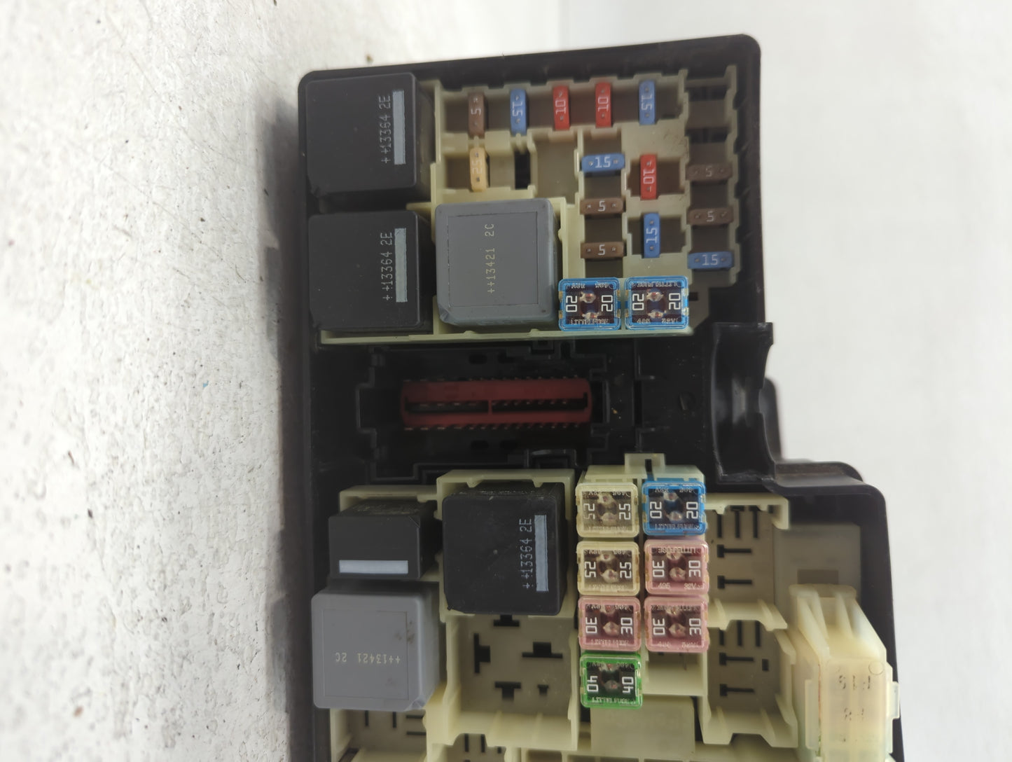 2013-2016 Ford Escape Fusebox Fuse Box Panel Relay Module P/N:E00027328 AV6T-14A142-AB Fits Fits 2013 2014 2015 2016 OEM Use