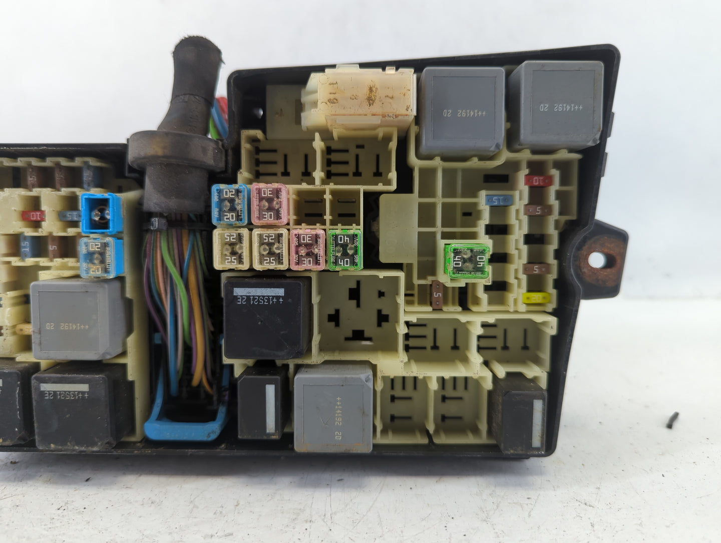 2013-2016 Ford Escape Fusebox Fuse Box Panel Relay Module P/N:AV6T-14A142-AB AV6T-14A067-AD Fits Fits 2013 2014 2015 2016 OE