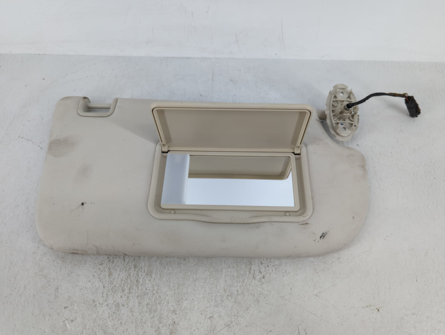 2013-2019 Ford Escape Sun Visor Shade Replacement Passenger Right Mirror Fits Fits 2013 2014 2015 2016 2017 2018 2019 OEM Us