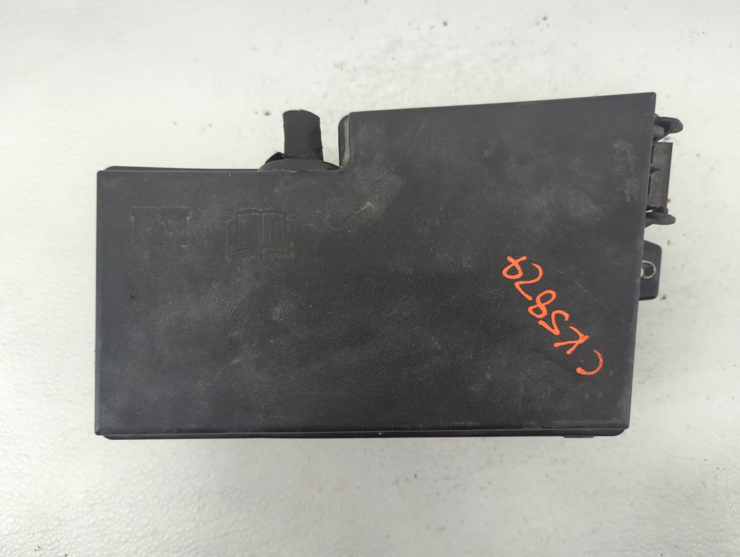 2013-2016 Ford Escape Fusebox Fuse Box Panel Relay Module P/N:AV6T-14A067-AD Fits Fits 2013 2014 2015 2016 OEM Used Auto Par