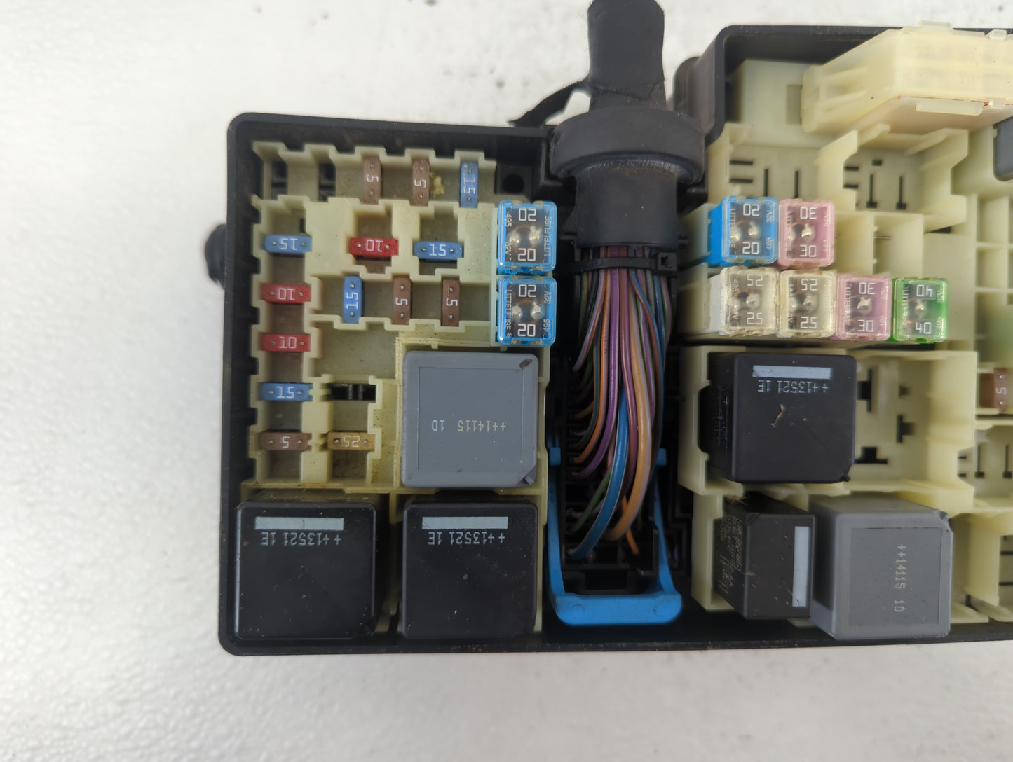 2013-2016 Ford Escape Fusebox Fuse Box Panel Relay Module P/N:AV6T-14A067-AD Fits Fits 2013 2014 2015 2016 OEM Used Auto Par