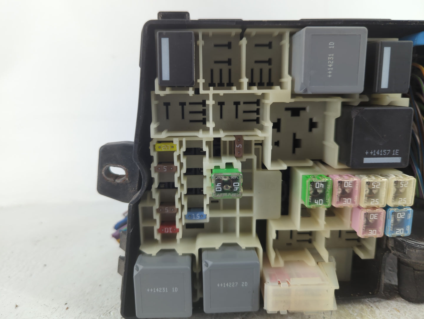 2013-2016 Ford Escape Fusebox Fuse Box Panel Relay Module P/N:E00027328 AV6T-14A142-AB Fits Fits 2013 2014 2015 2016 OEM Use