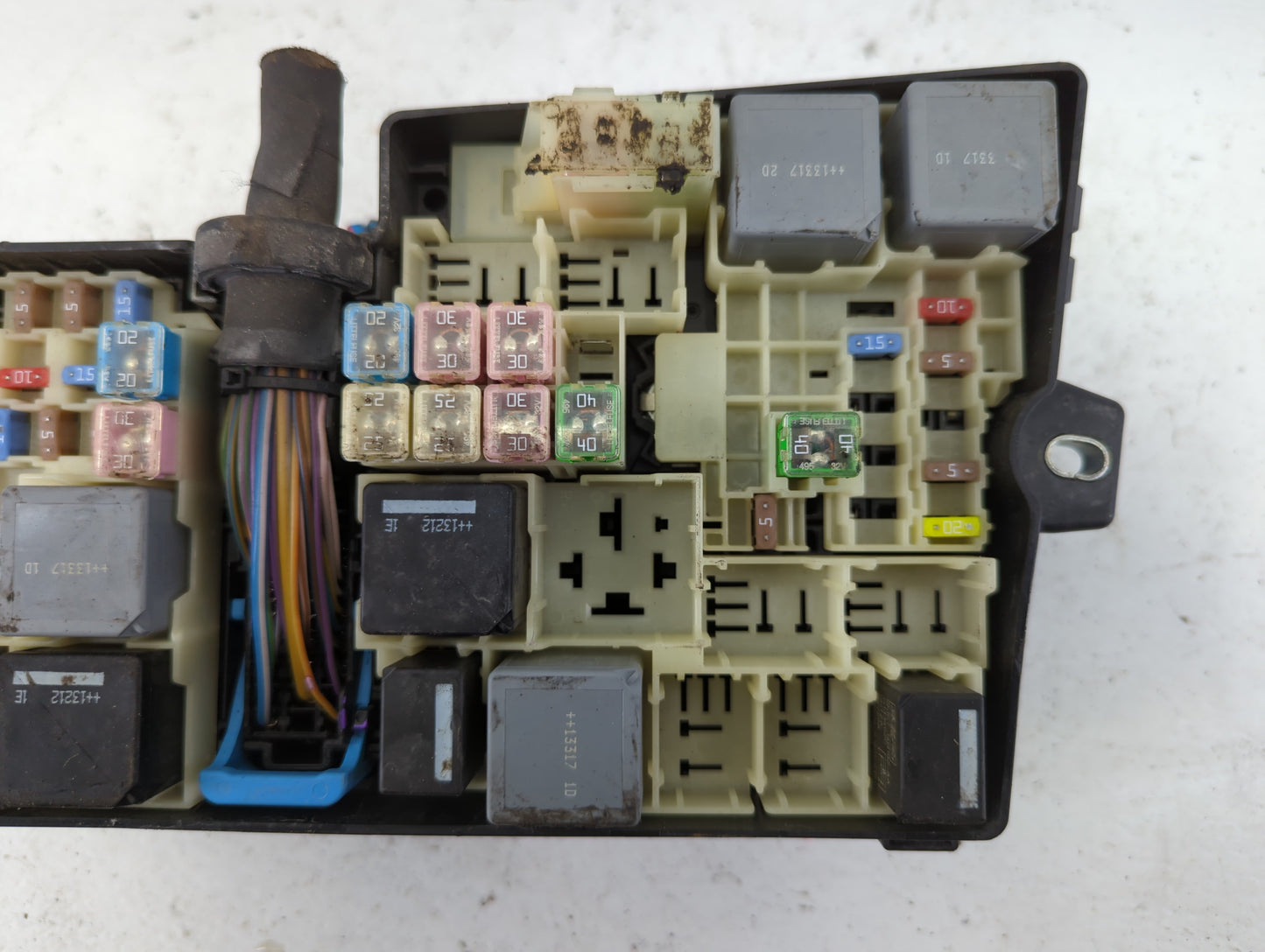 2013-2016 Ford Escape Fusebox Fuse Box Panel Relay Module P/N:5B0Q10107 AV6T-14A067-AC Fits Fits 2013 2014 2015 2016 OEM Use