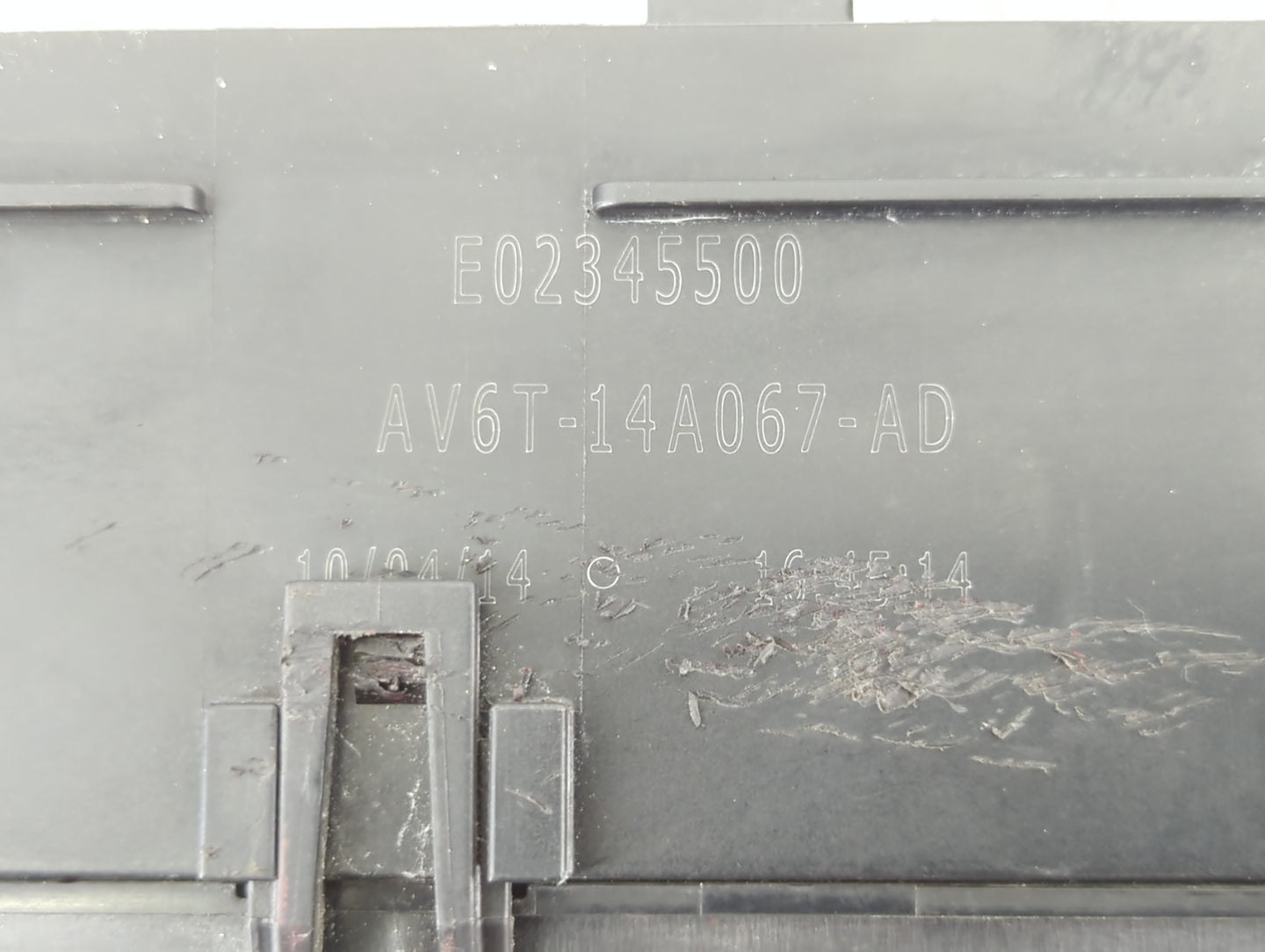 2013-2016 Ford Escape Fusebox Fuse Box Panel Relay Module P/N:E00027328 AV6T-14A142-AB Fits Fits 2013 2014 2015 2016 OEM Use