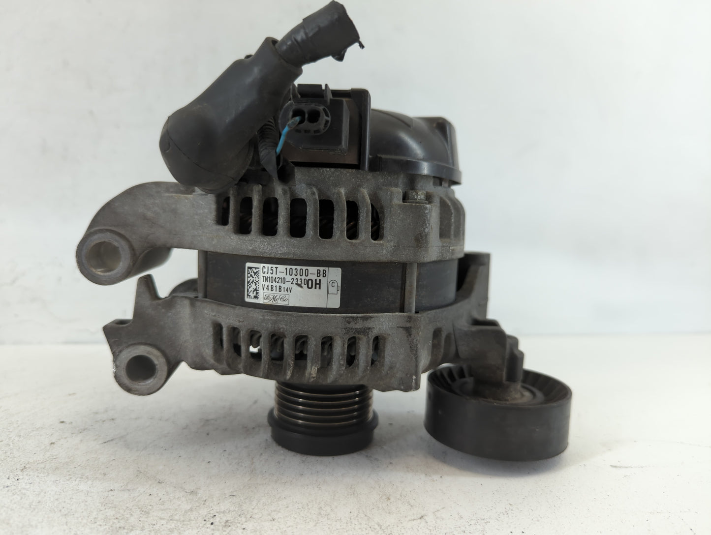 2013-2019 Ford Escape Alternator Replacement Generator Charging Assembly Engine OEM P/N:CJ5T-10300-BB Fits OEM Used Auto Par