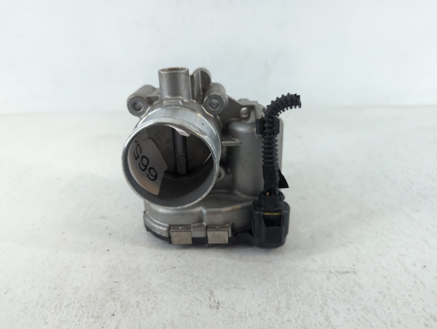 2013-2016 Ford Escape Throttle Body P/N:757G-9F991-CA Fits Fits 2013 2014 2015 2016 2017 2018 2019 OEM Used Auto Parts - Oem