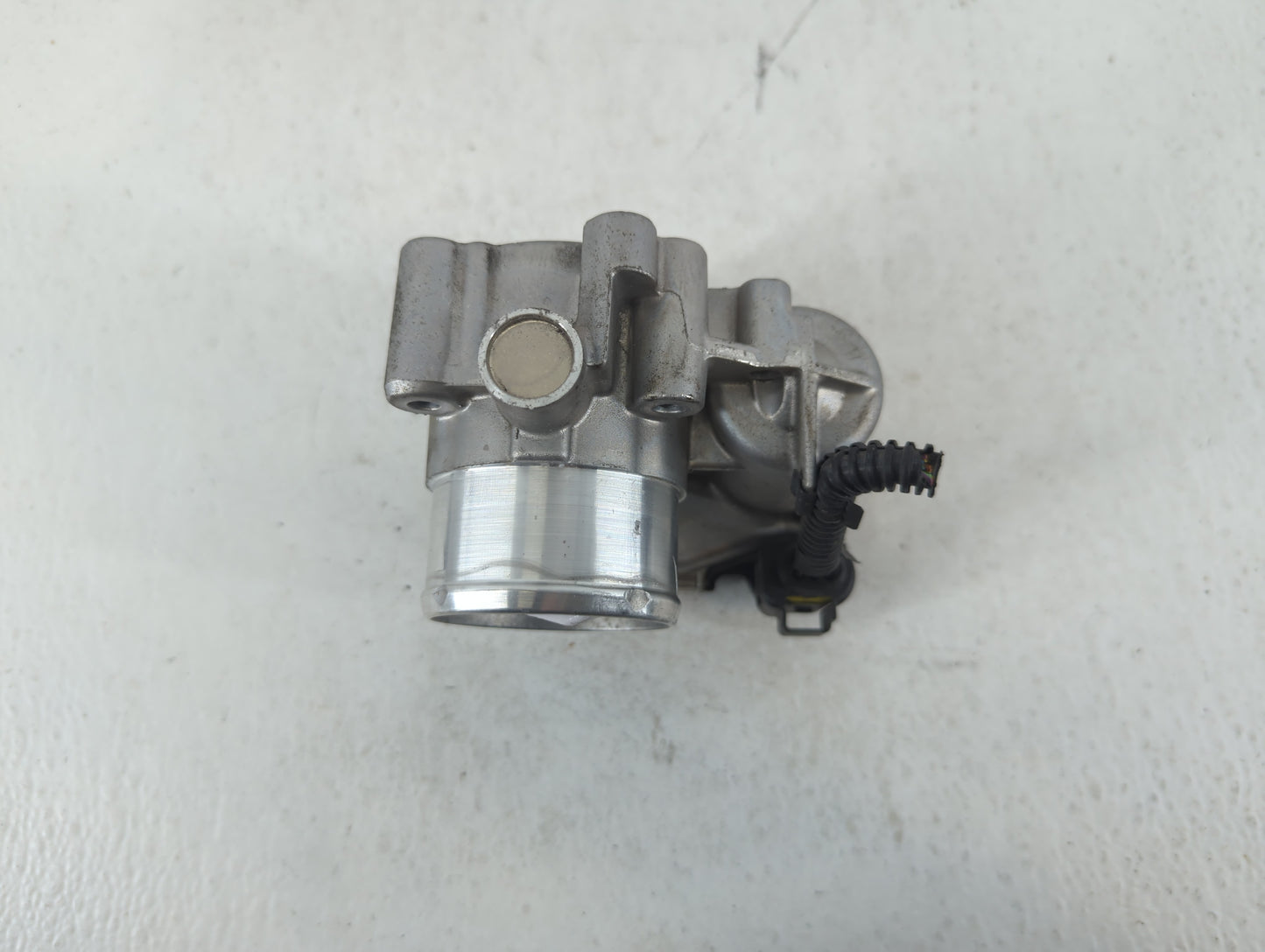 2013-2016 Ford Escape Throttle Body P/N:757G-9F991-CA Fits Fits 2013 2014 2015 2016 2017 2018 2019 OEM Used Auto Parts - Oem
