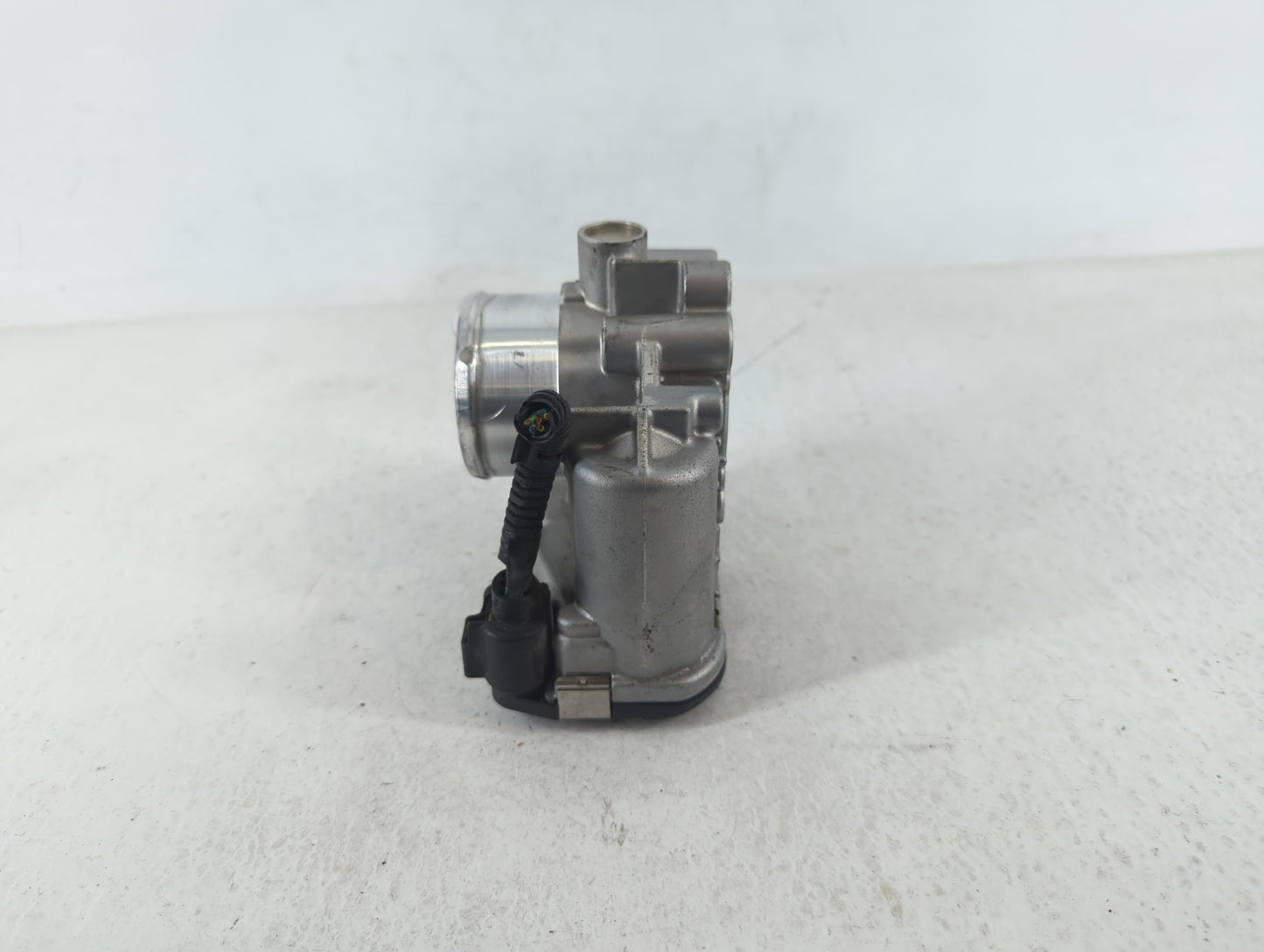 2013-2016 Ford Escape Throttle Body P/N:757G-9F991-CA Fits Fits 2013 2014 2015 2016 2017 2018 2019 OEM Used Auto Parts - Oem