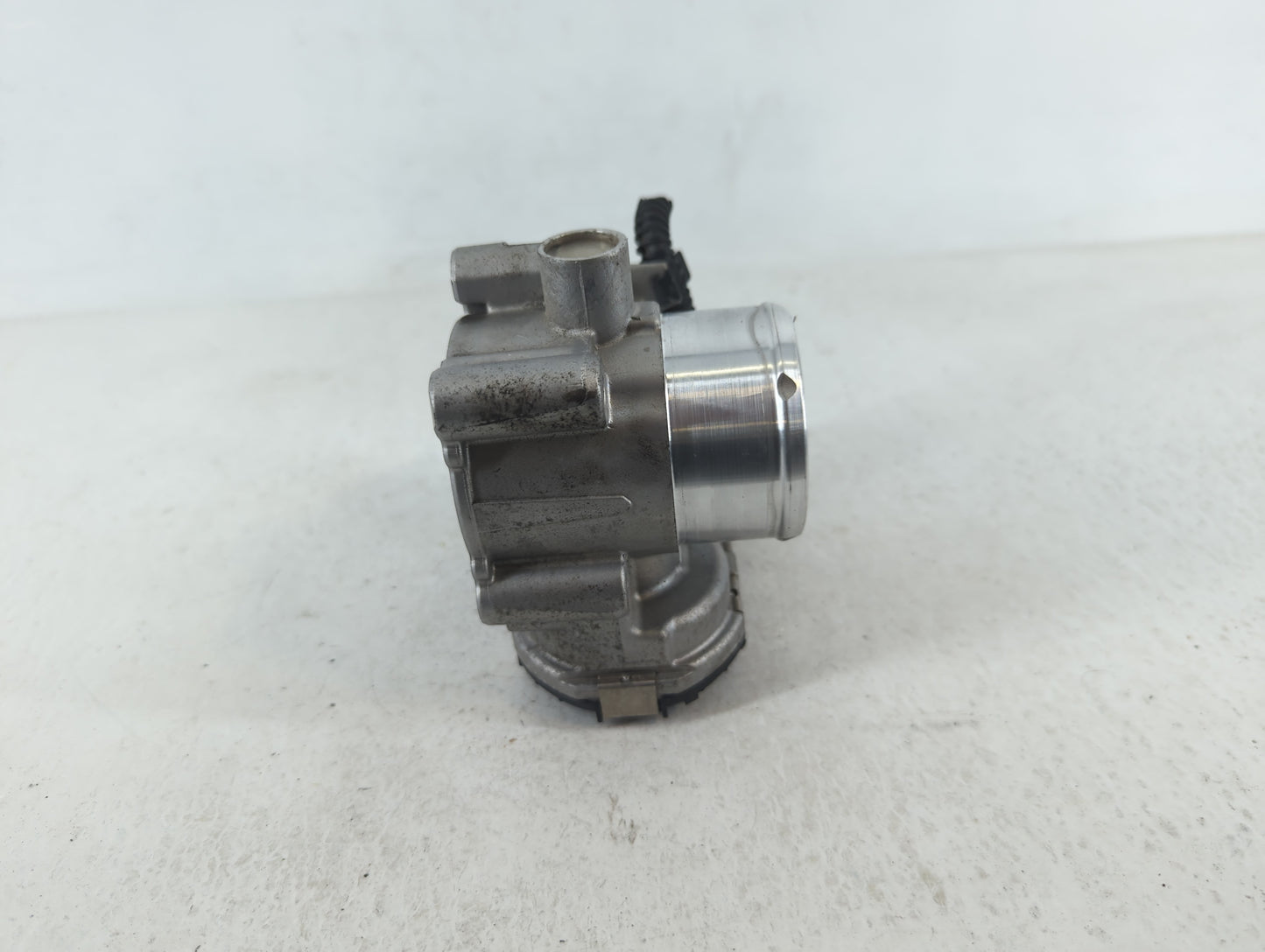2013-2016 Ford Escape Throttle Body P/N:757G-9F991-CA Fits Fits 2013 2014 2015 2016 2017 2018 2019 OEM Used Auto Parts - Oem